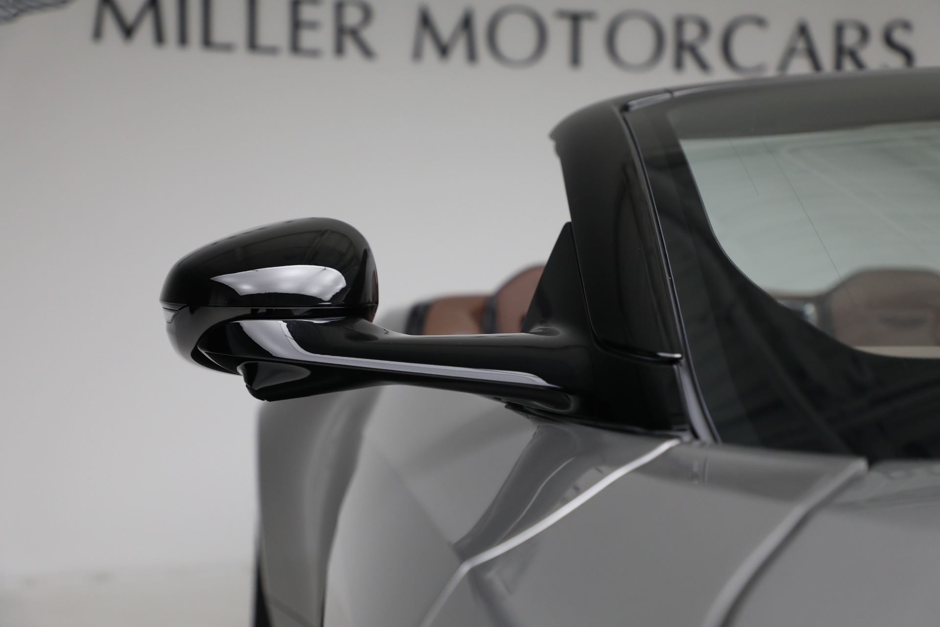 New-2025-Aston-Martin-DB12-Volante