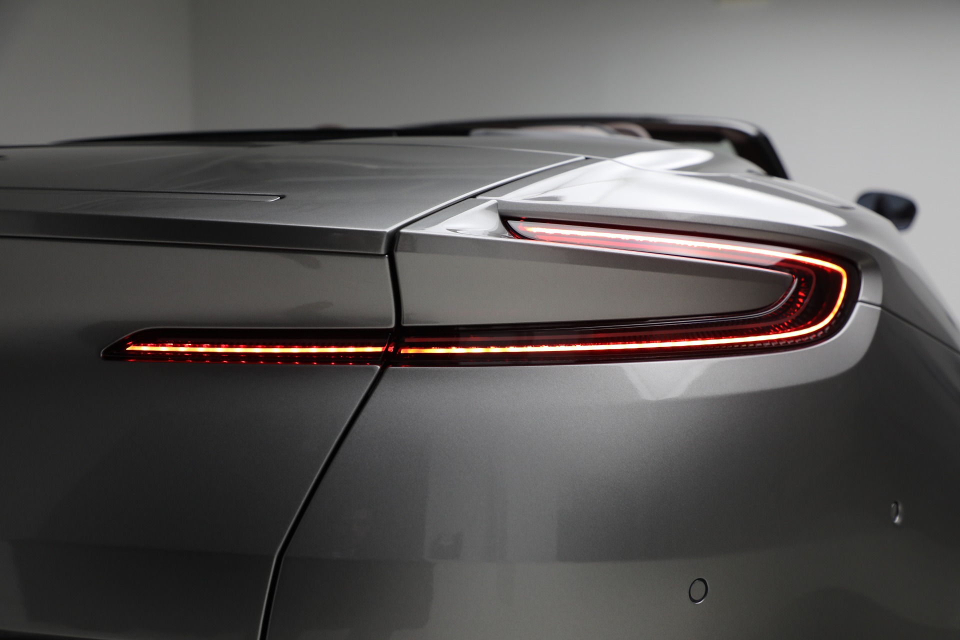 New-2025-Aston-Martin-DB12-Volante