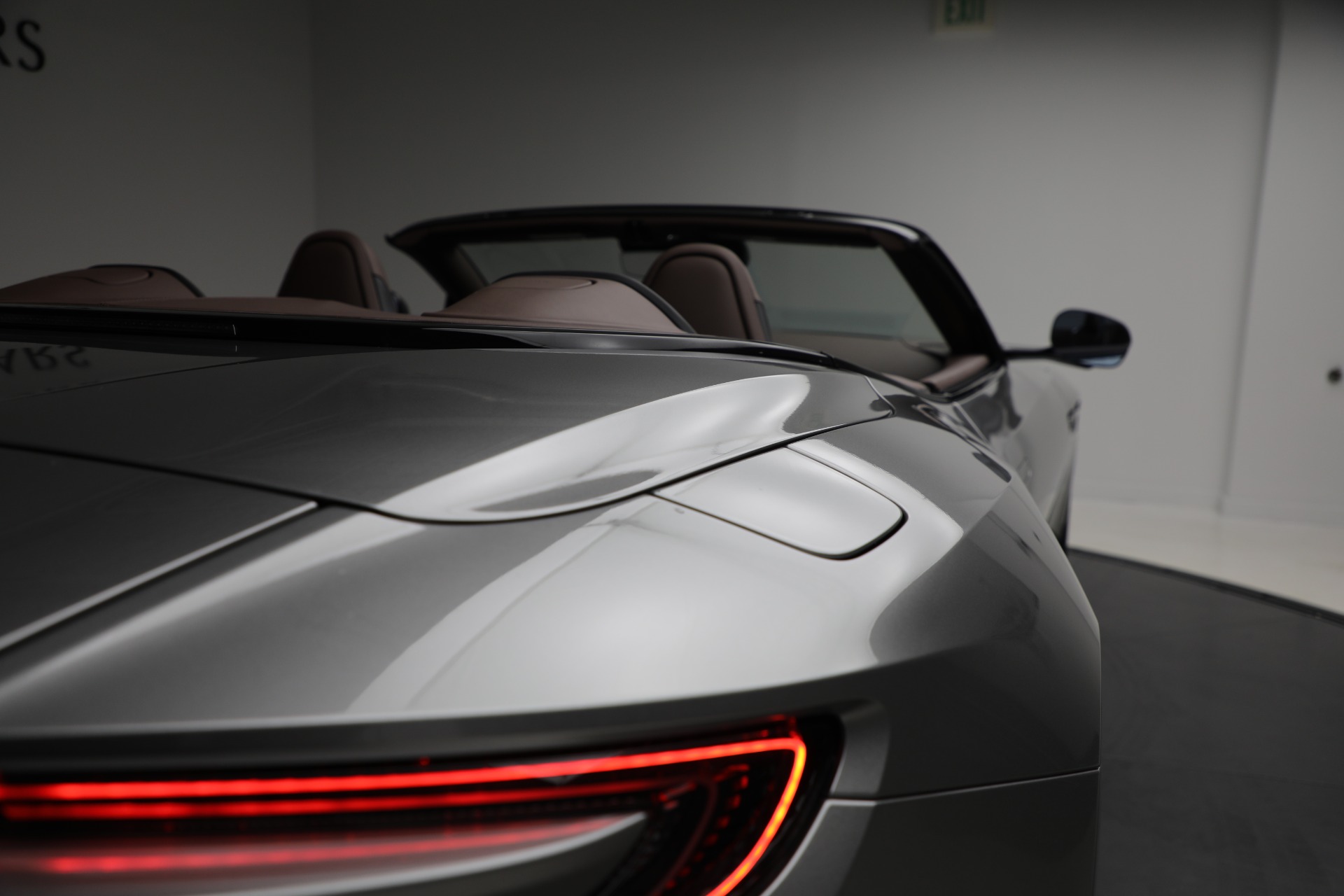 New-2025-Aston-Martin-DB12-Volante