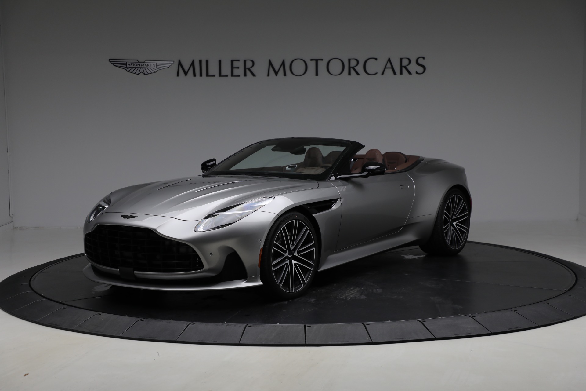 New-2025-Aston-Martin-DB12-Volante