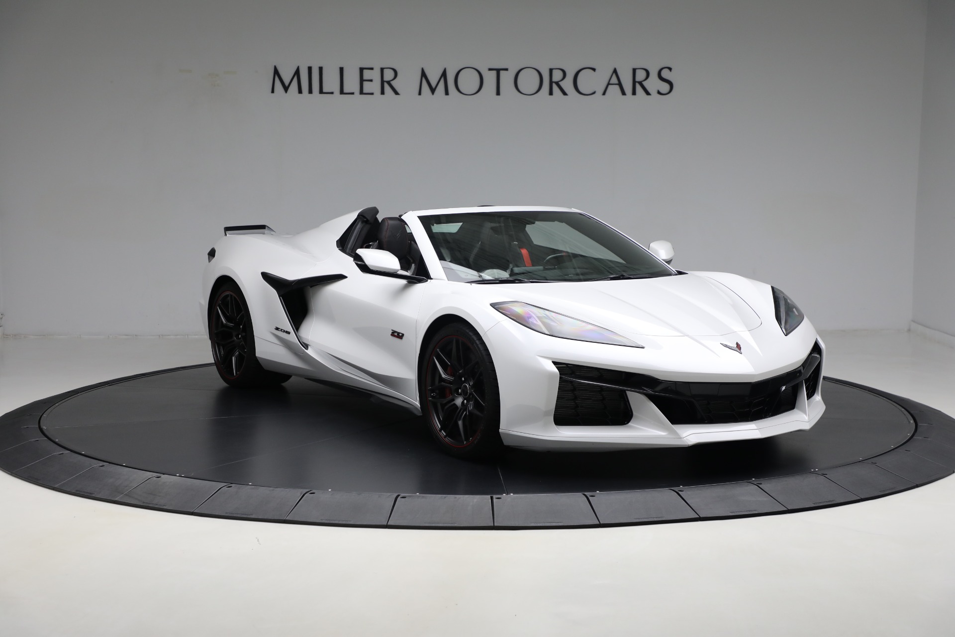 Used-2023-Chevrolet-Corvette-Z06