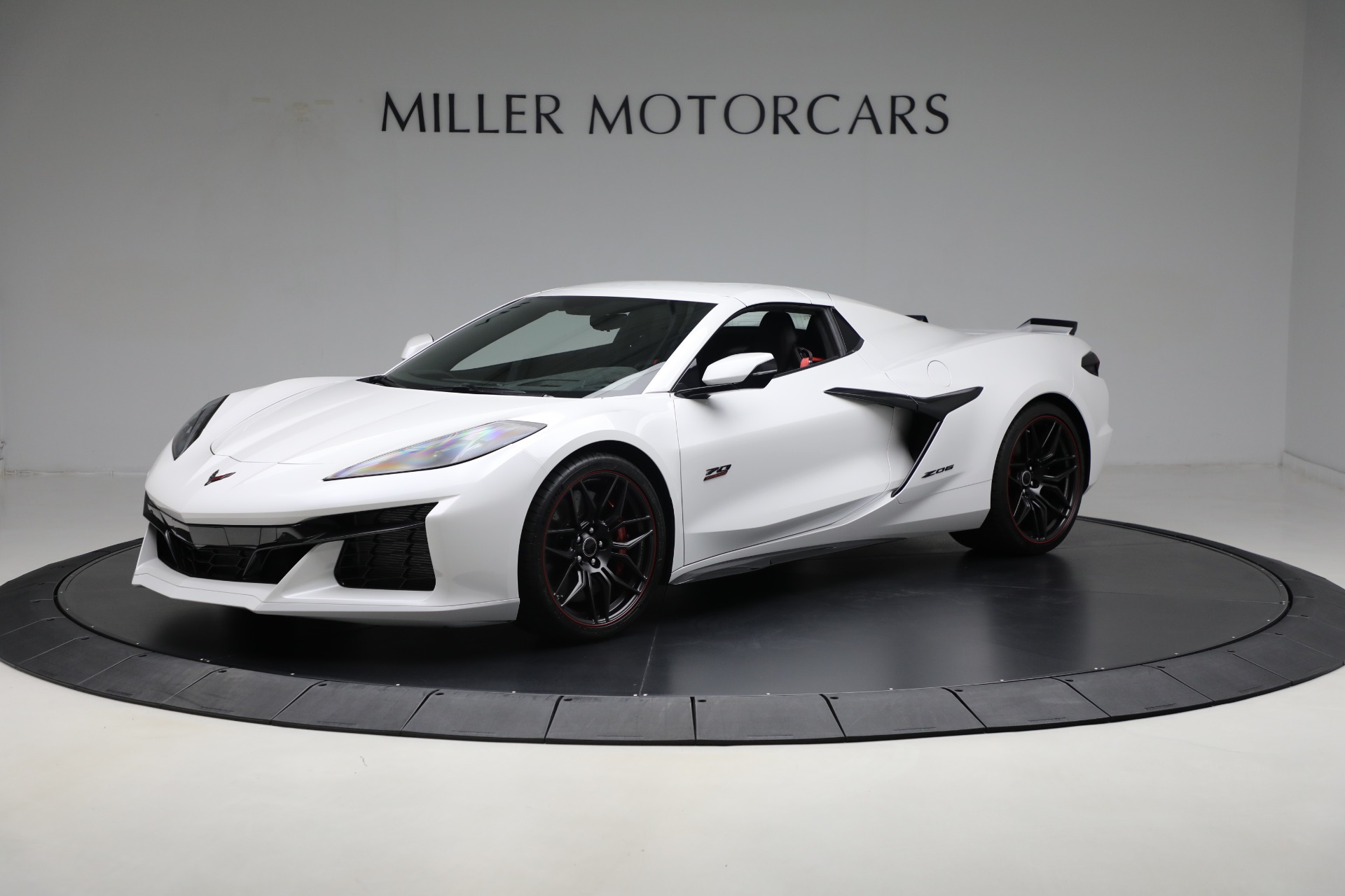 Used-2023-Chevrolet-Corvette-Z06