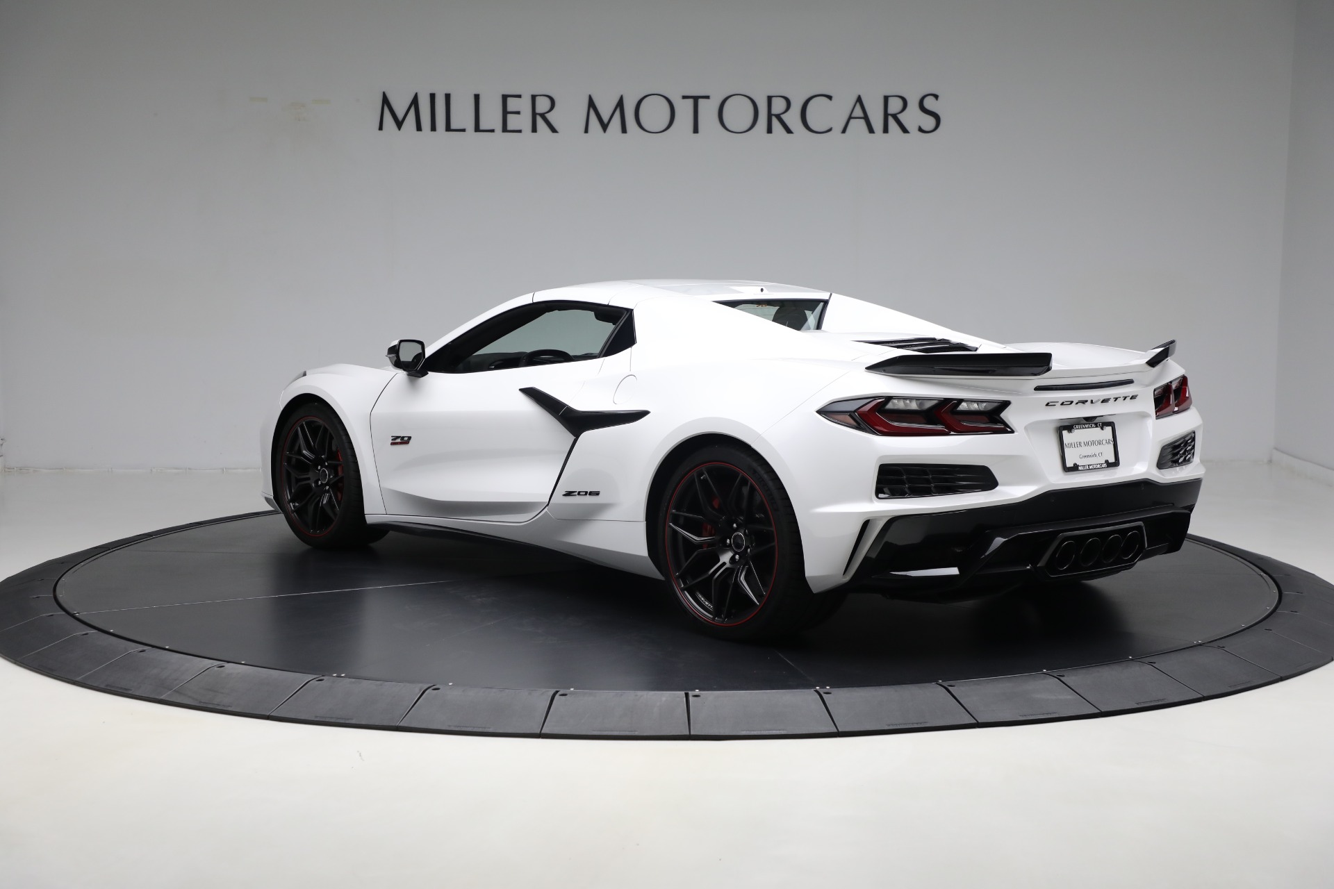 Used-2023-Chevrolet-Corvette-Z06