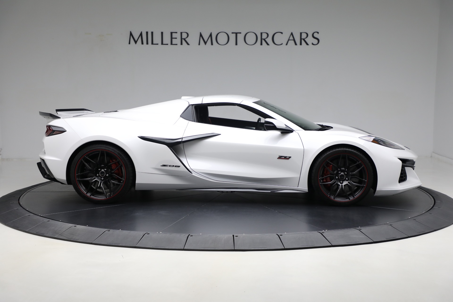 Used-2023-Chevrolet-Corvette-Z06