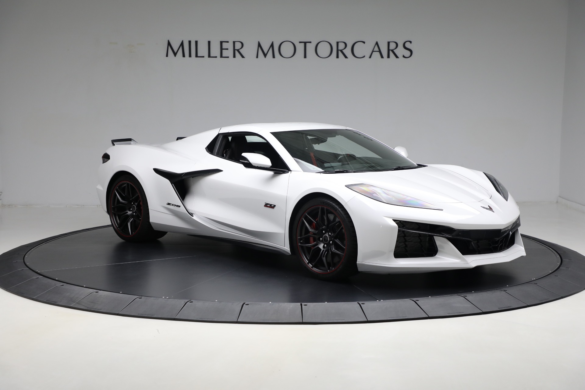 Used-2023-Chevrolet-Corvette-Z06