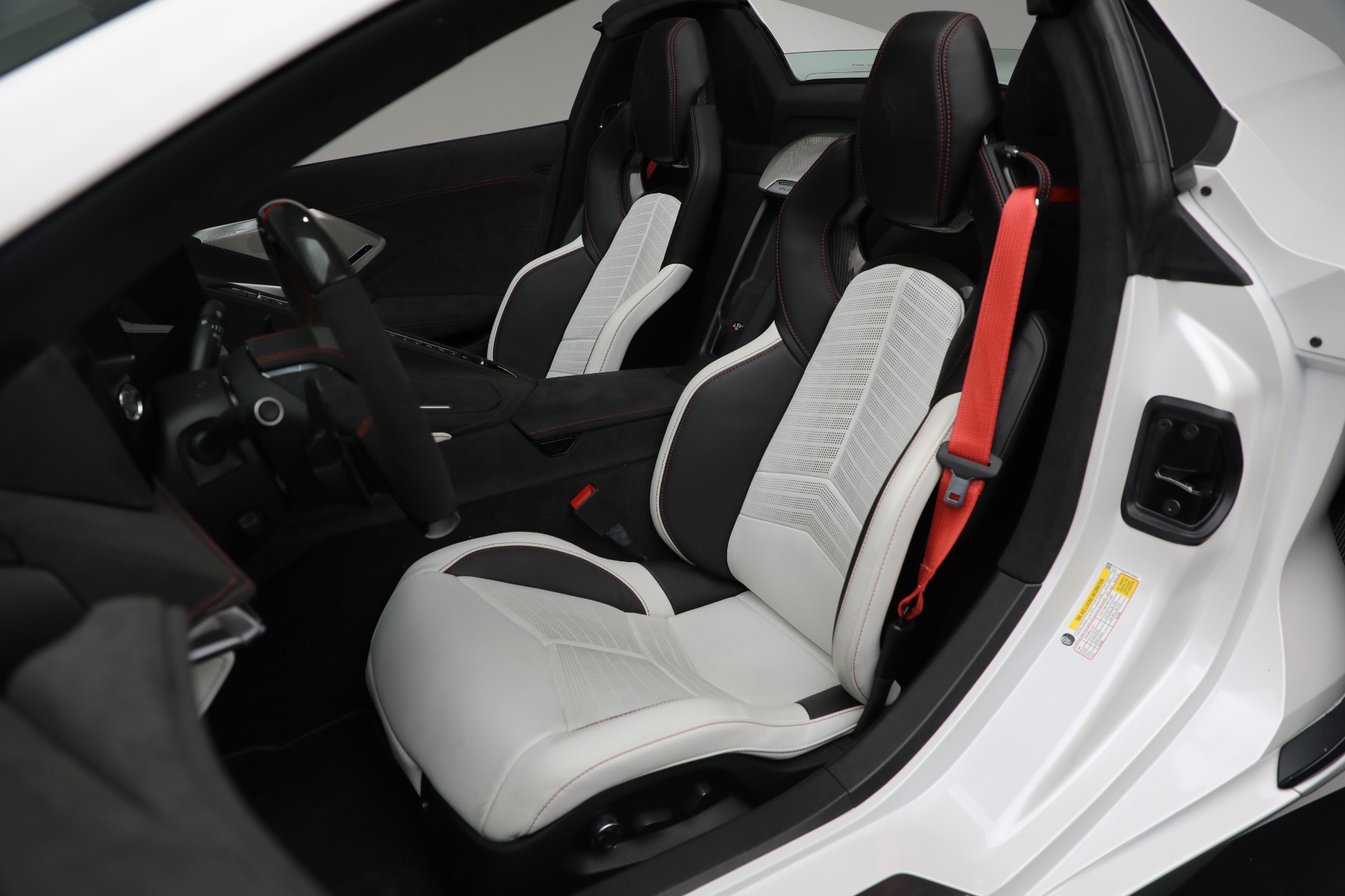 Used-2023-Chevrolet-Corvette-Z06