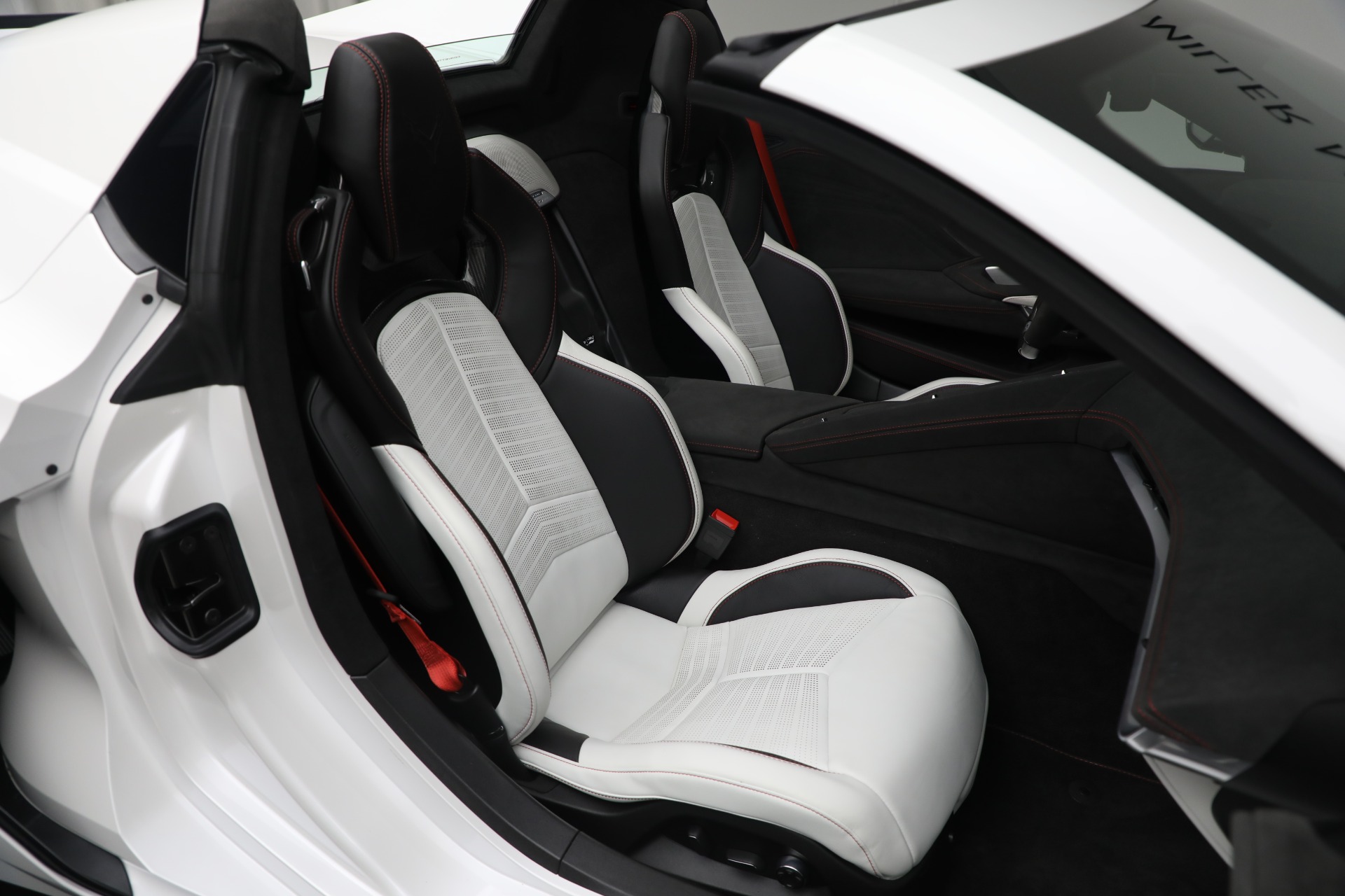 Used-2023-Chevrolet-Corvette-Z06