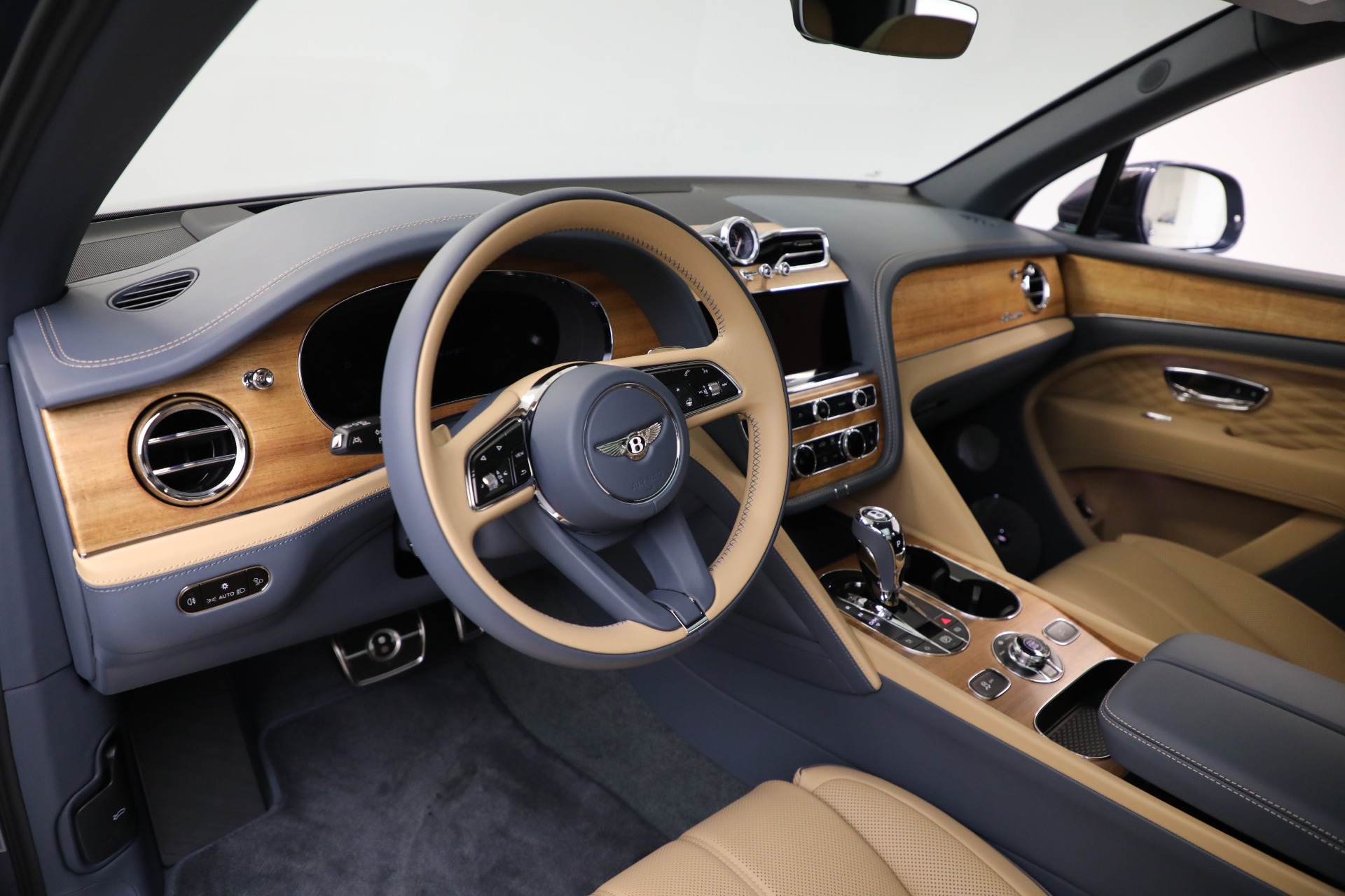 Used-2025-Bentley-Bentayga-EWB-Azure-V8