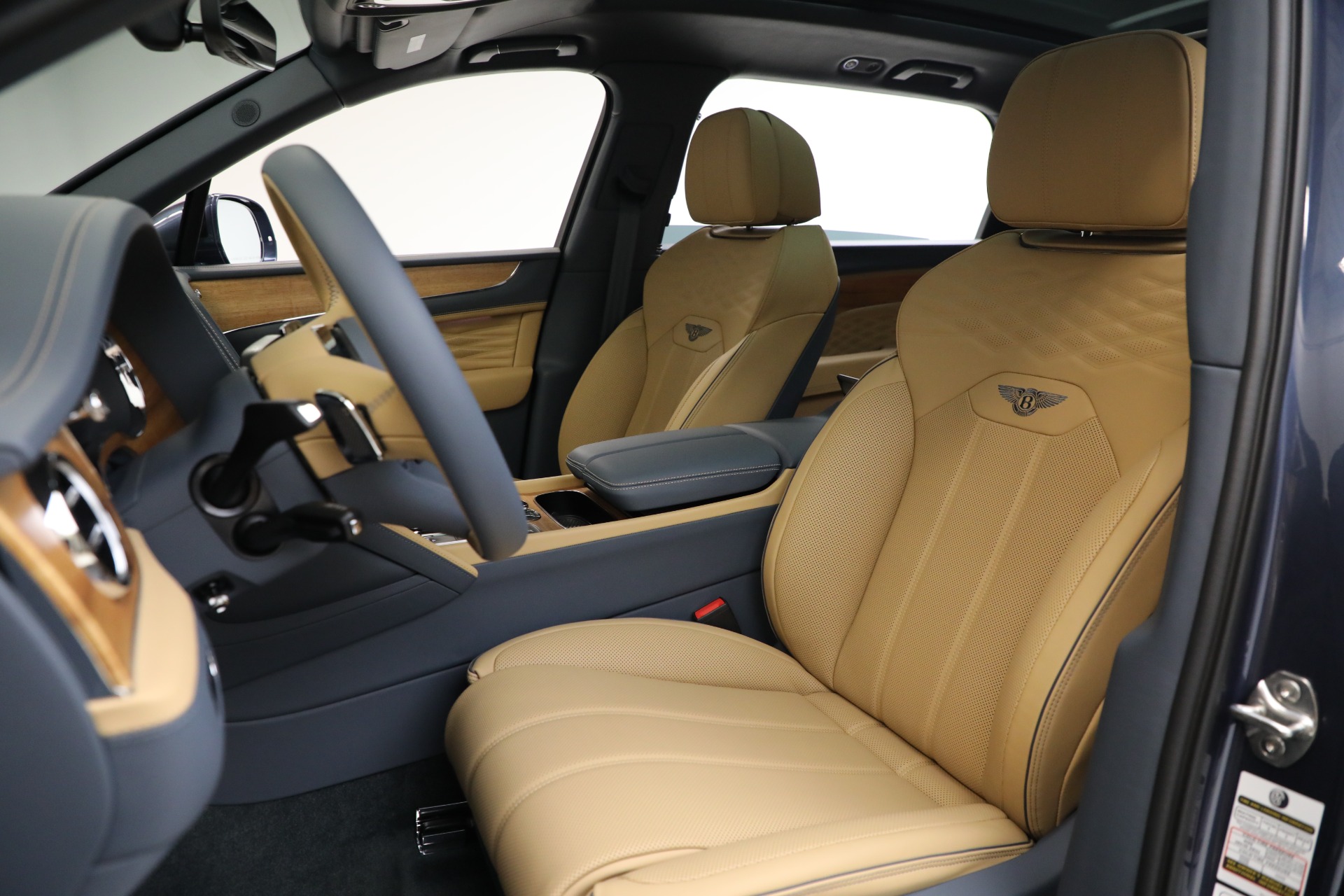 Used-2025-Bentley-Bentayga-EWB-Azure-V8