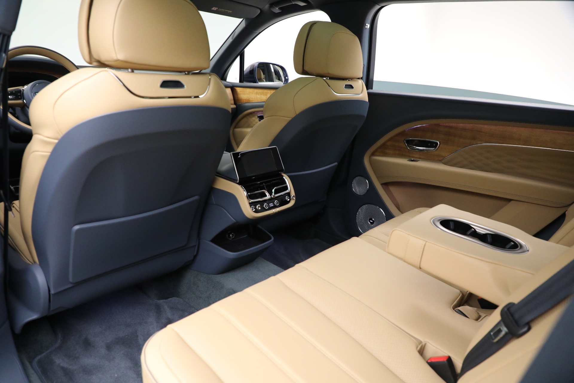 Used-2025-Bentley-Bentayga-EWB-Azure-V8