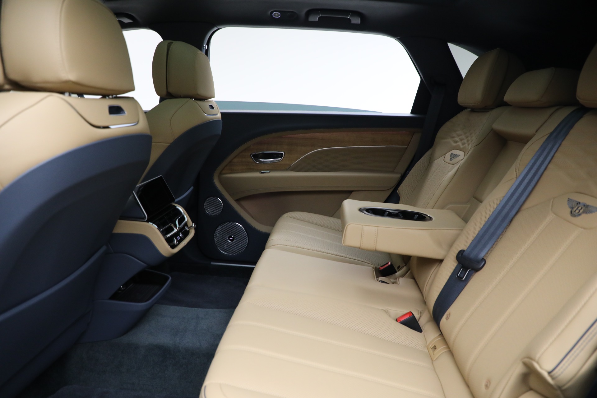 Used-2025-Bentley-Bentayga-EWB-Azure-V8