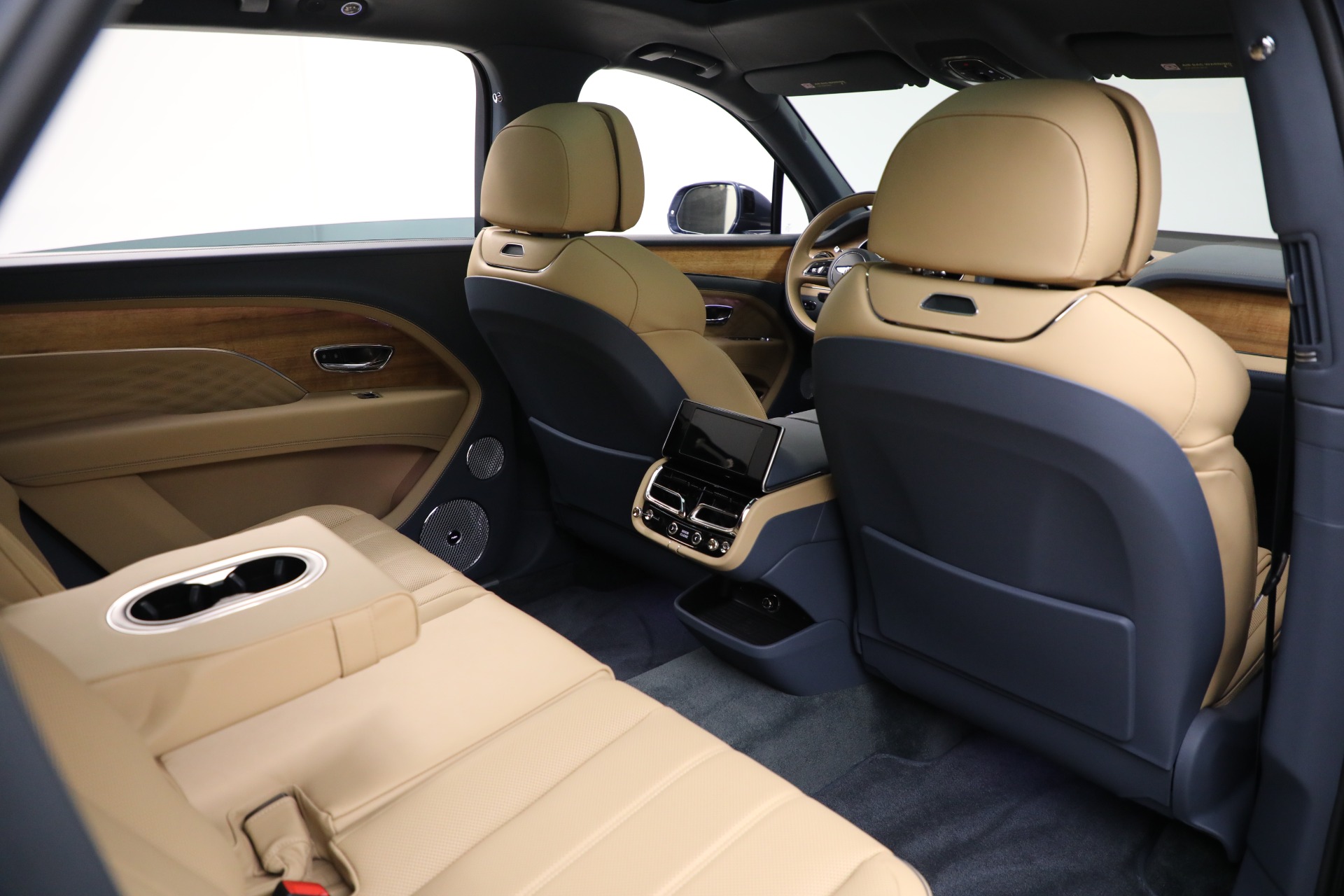Used-2025-Bentley-Bentayga-EWB-Azure-V8