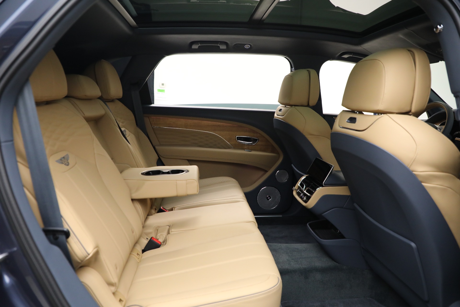 Used-2025-Bentley-Bentayga-EWB-Azure-V8