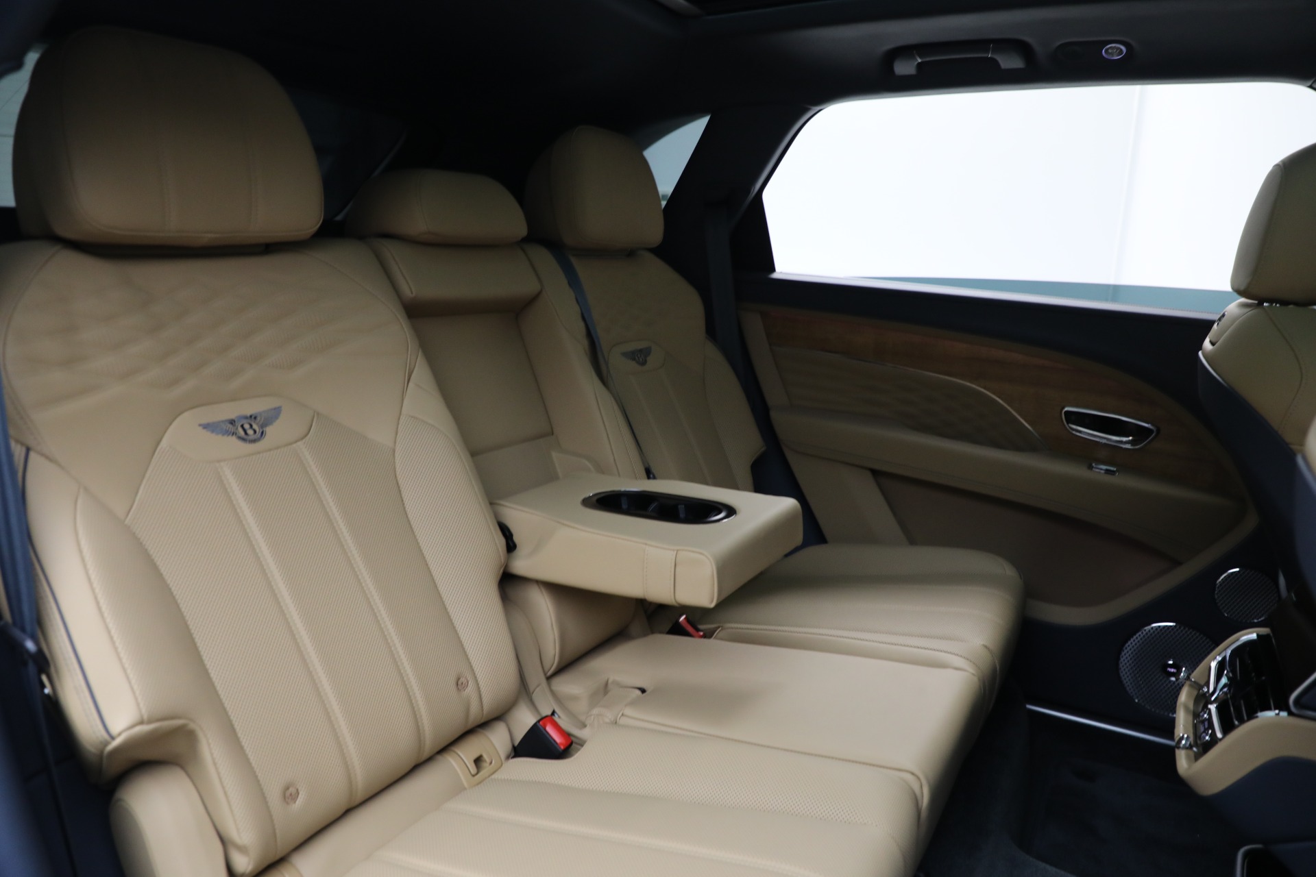 Used-2025-Bentley-Bentayga-EWB-Azure-V8