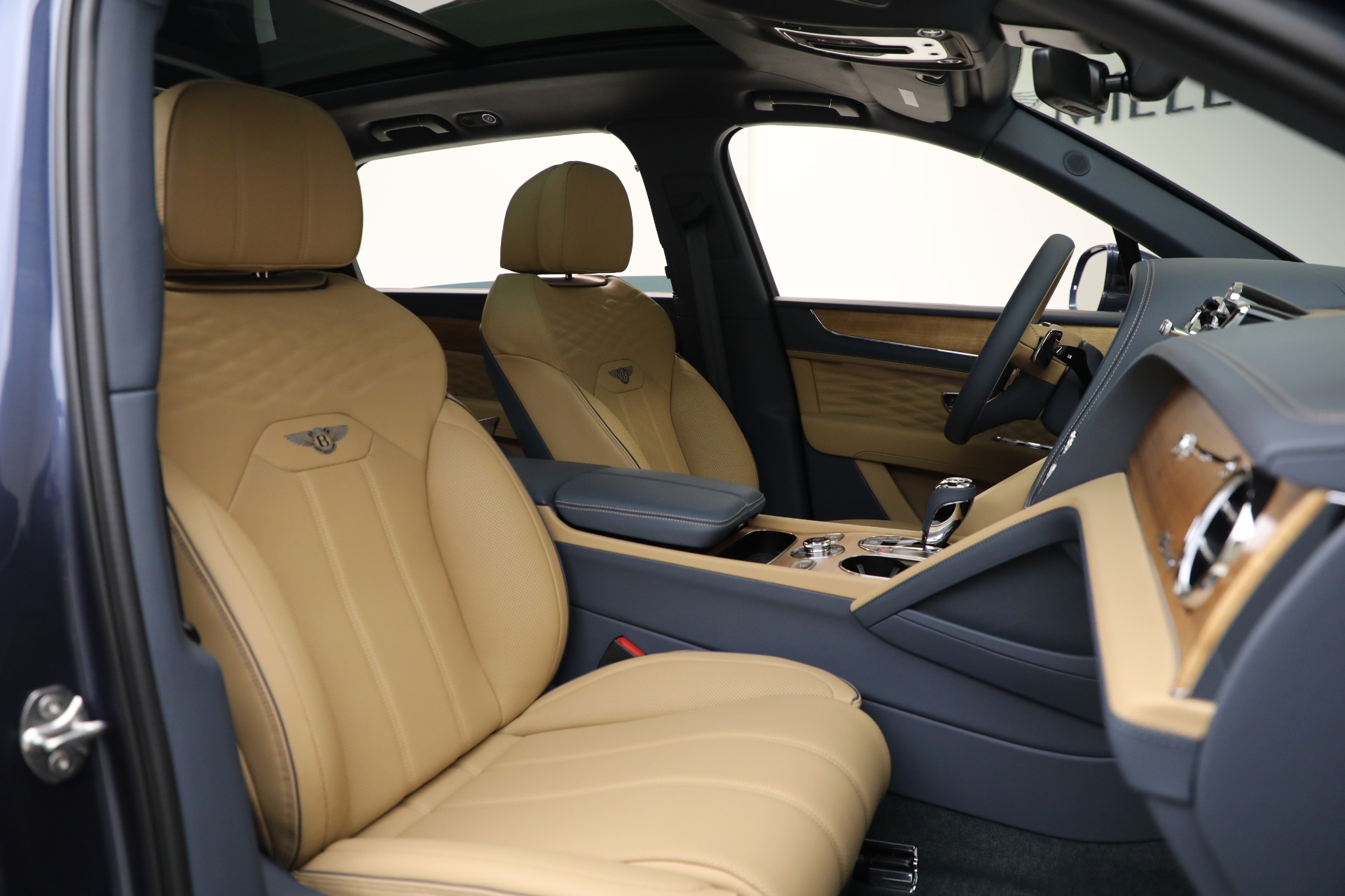 Used-2025-Bentley-Bentayga-EWB-Azure-V8