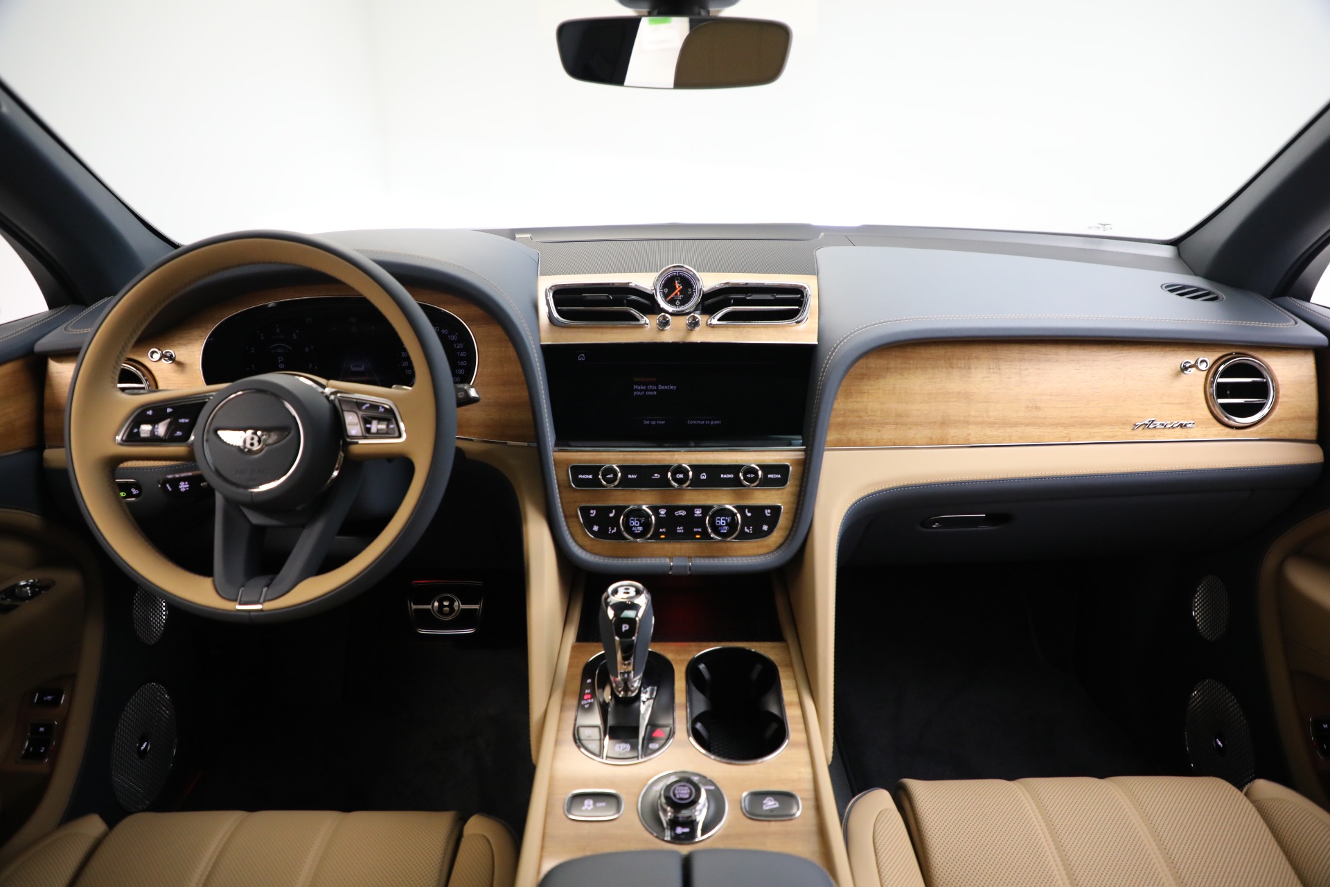 Used-2025-Bentley-Bentayga-EWB-Azure-V8
