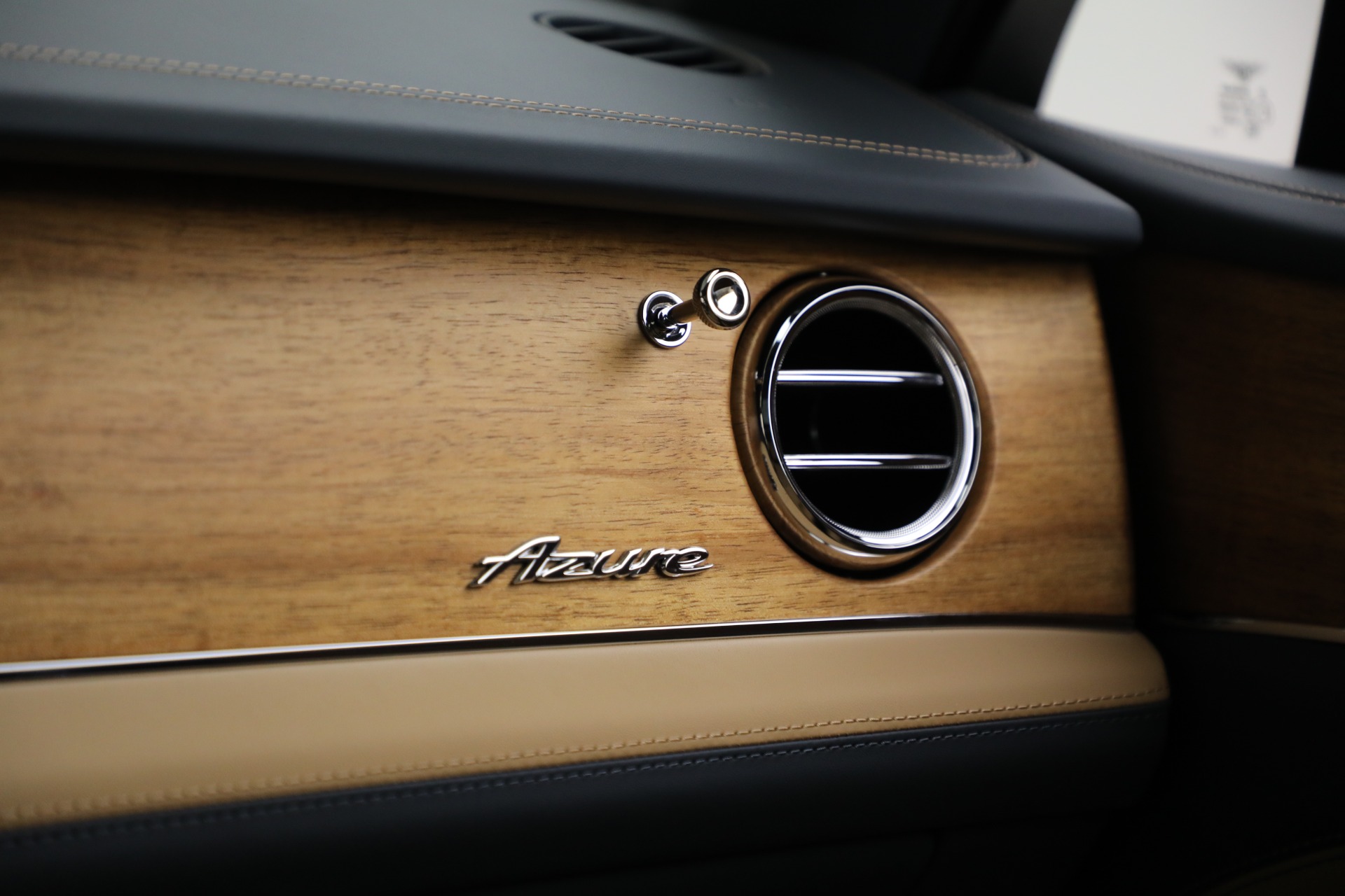 Used-2025-Bentley-Bentayga-EWB-Azure-V8