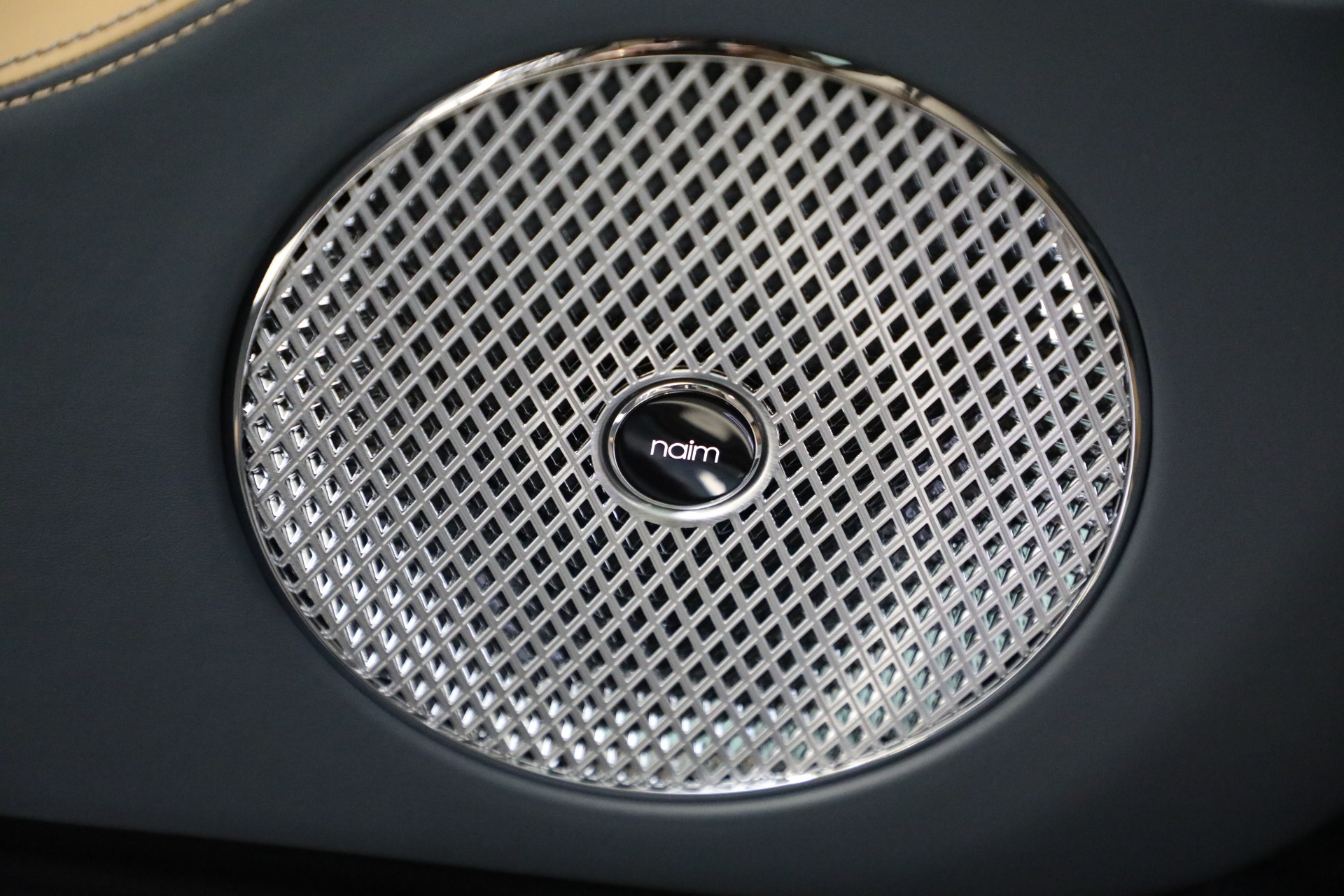Used-2025-Bentley-Bentayga-EWB-Azure-V8