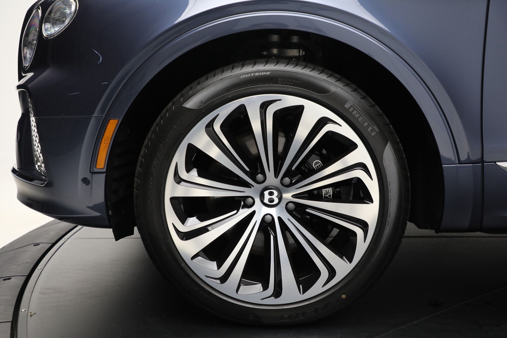 Used-2025-Bentley-Bentayga-EWB-Azure-V8