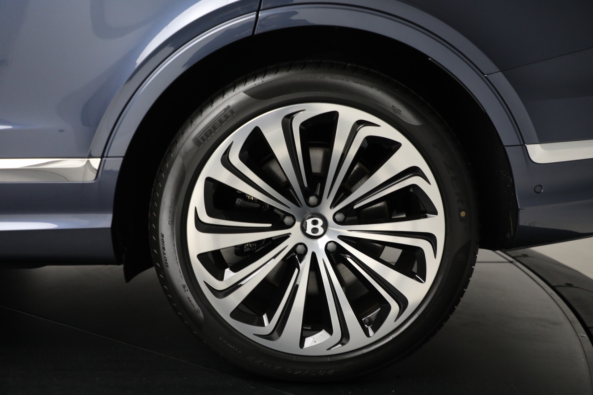 Used-2025-Bentley-Bentayga-EWB-Azure-V8