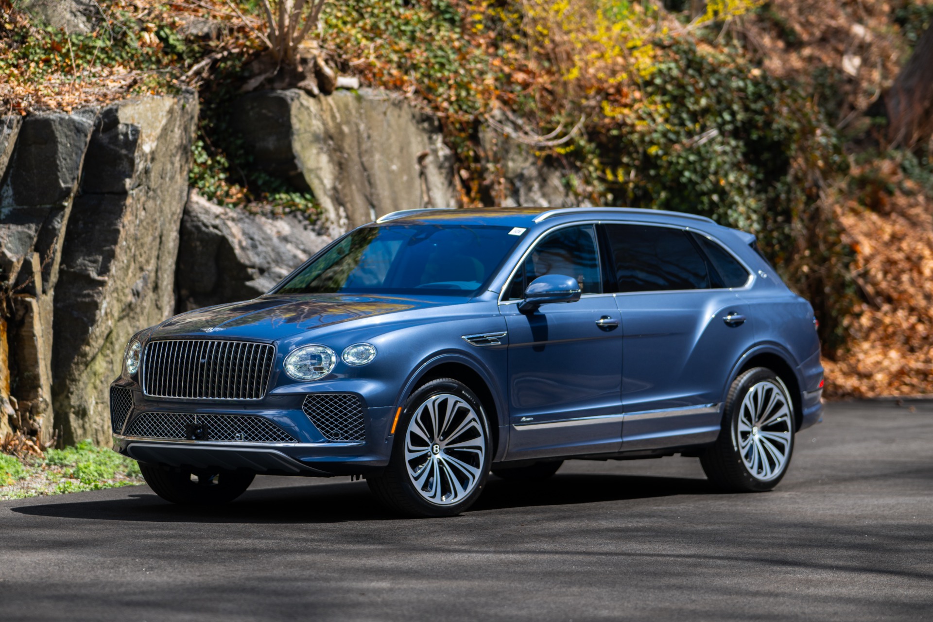 Used-2025-Bentley-Bentayga-EWB-Azure-V8