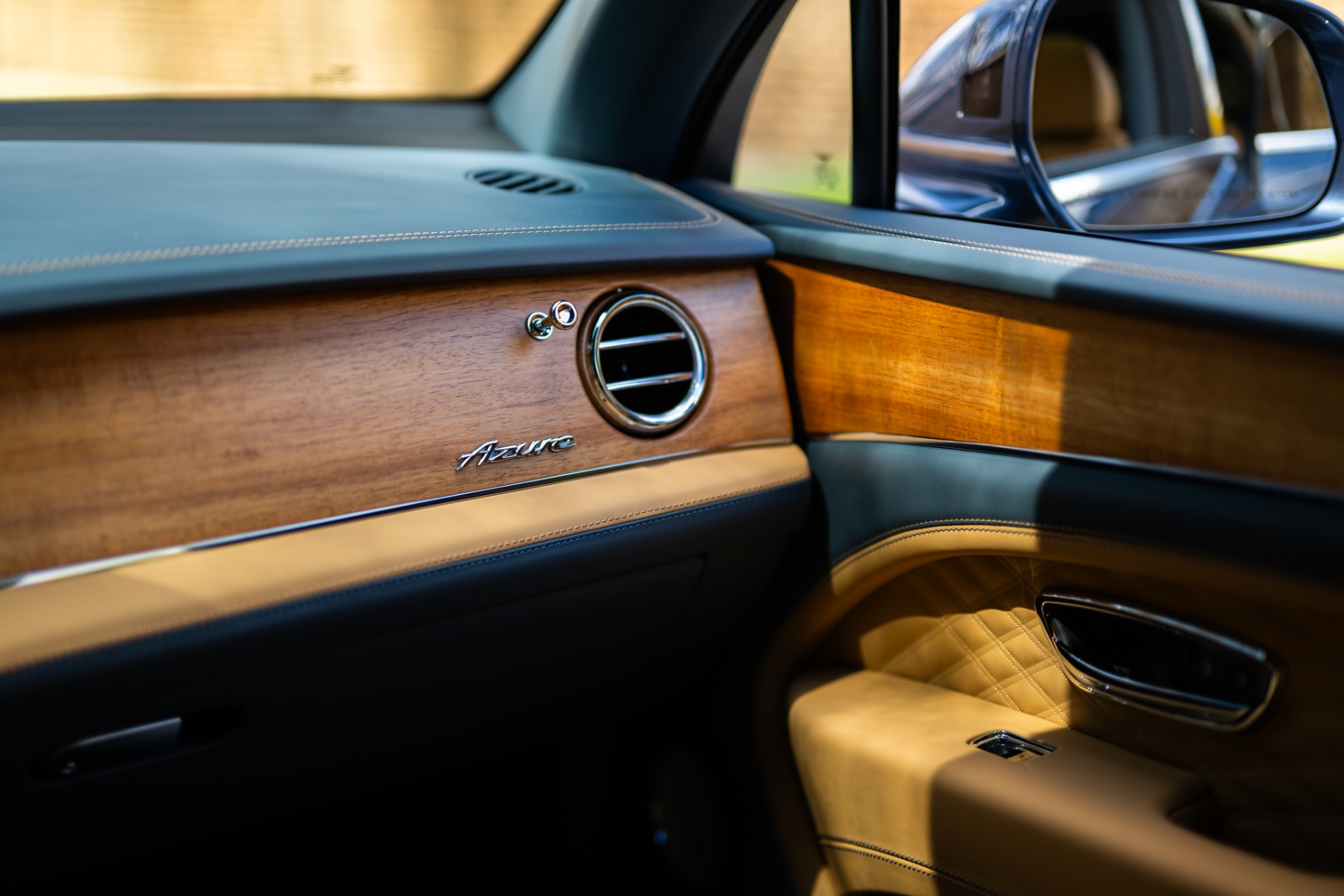 New-2025-Bentley-Bentayga-EWB-Azure-V8