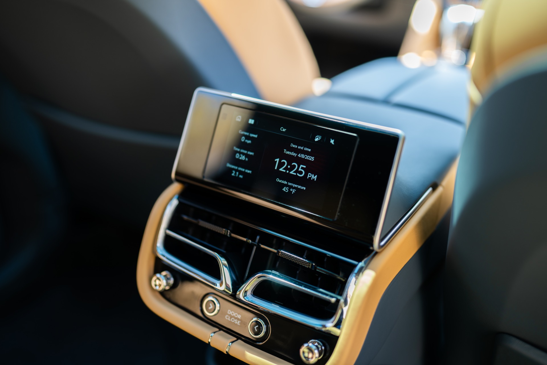 New-2025-Bentley-Bentayga-EWB-Azure-V8