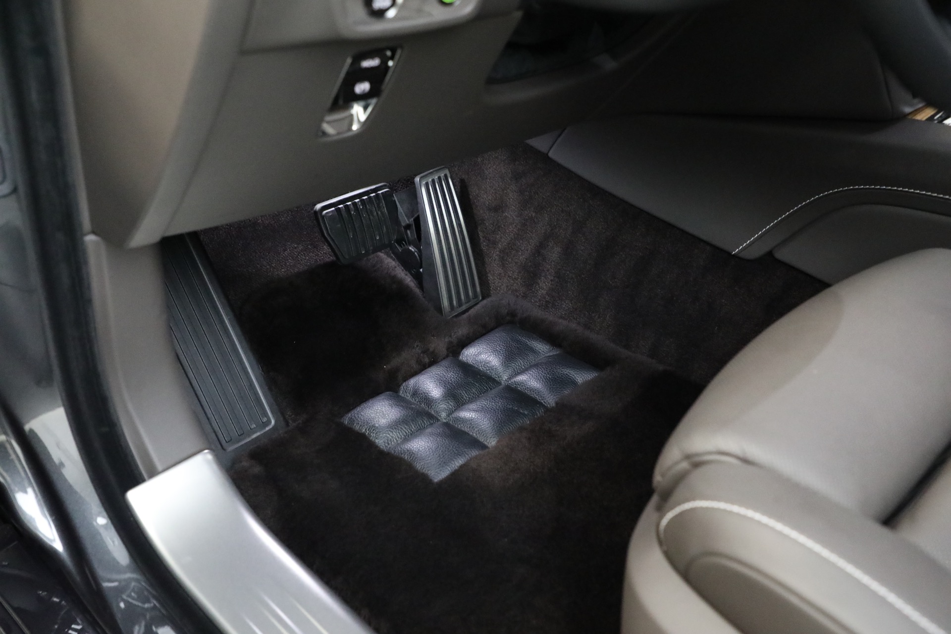 Used-2024-Rolls-Royce-Ghost