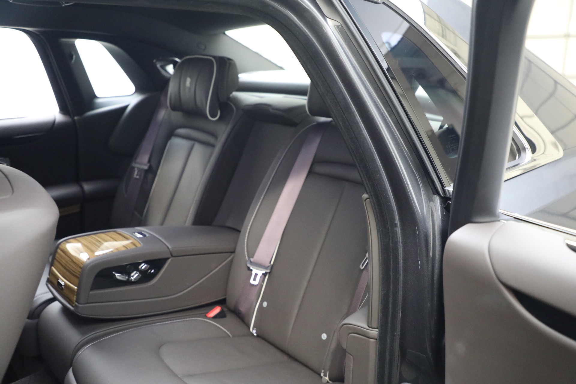 Used-2024-Rolls-Royce-Ghost