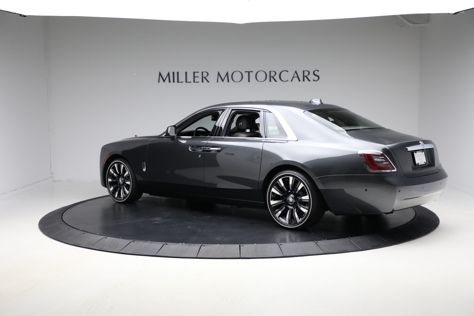 Used-2024-Rolls-Royce-Ghost