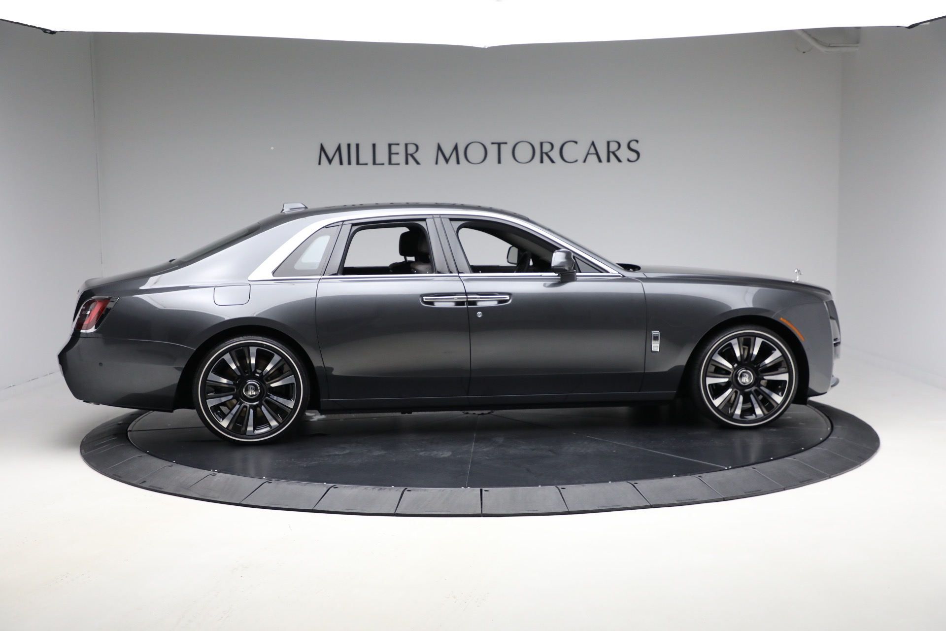 Used-2024-Rolls-Royce-Ghost