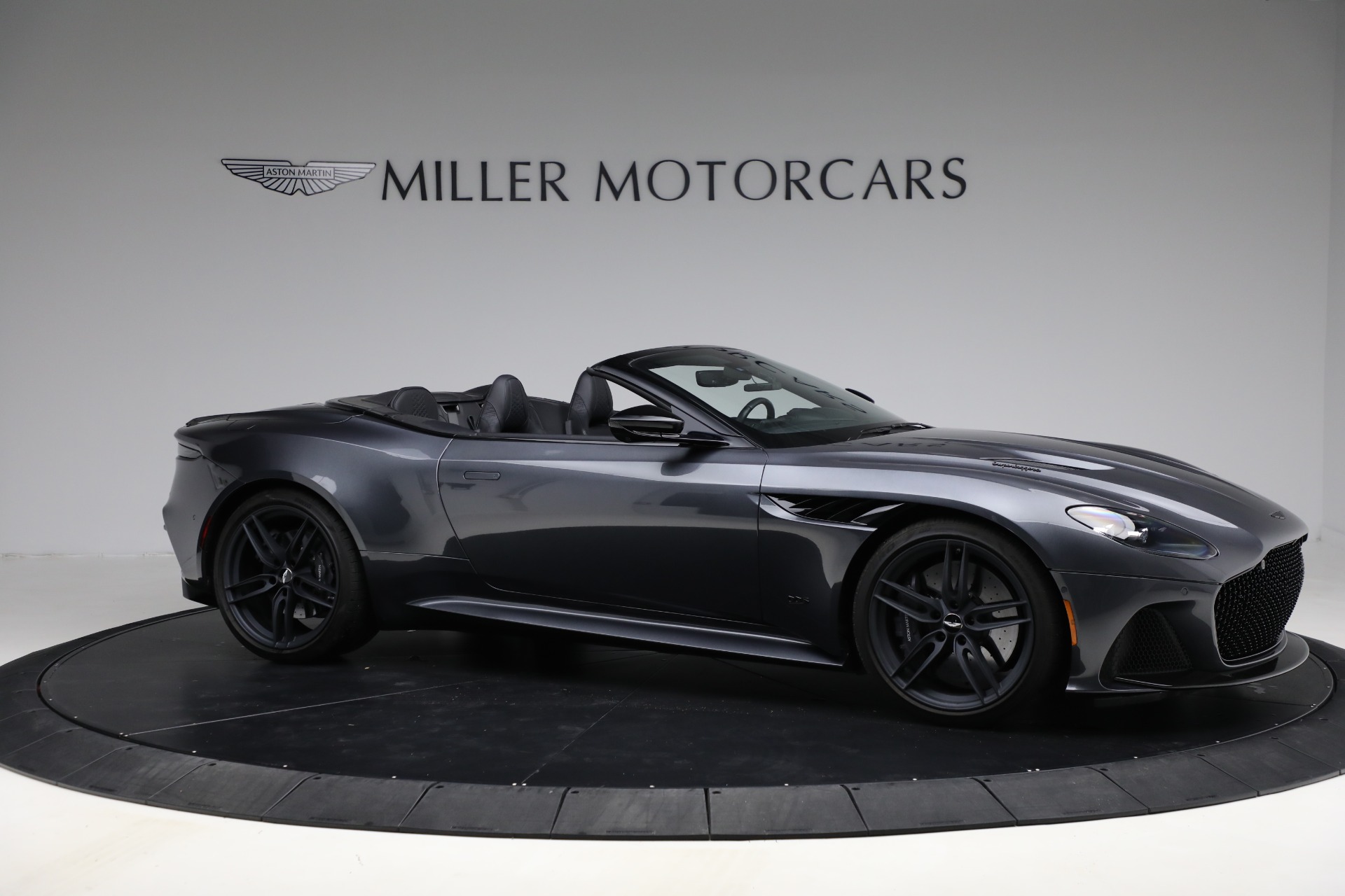 Used-2022-Aston-Martin-DBS-Superleggera