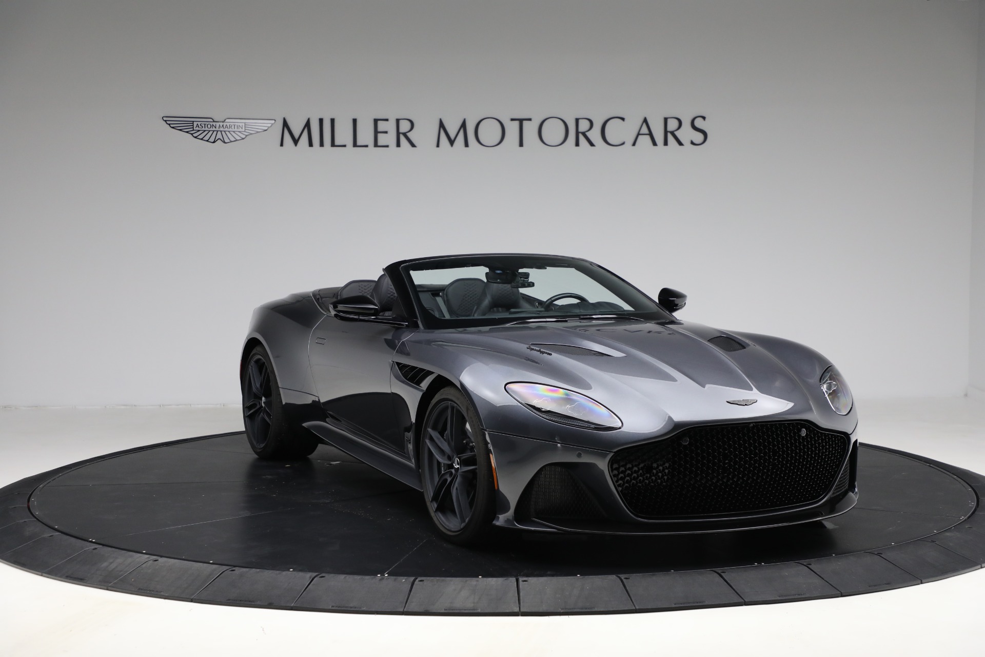 Used-2022-Aston-Martin-DBS-Superleggera