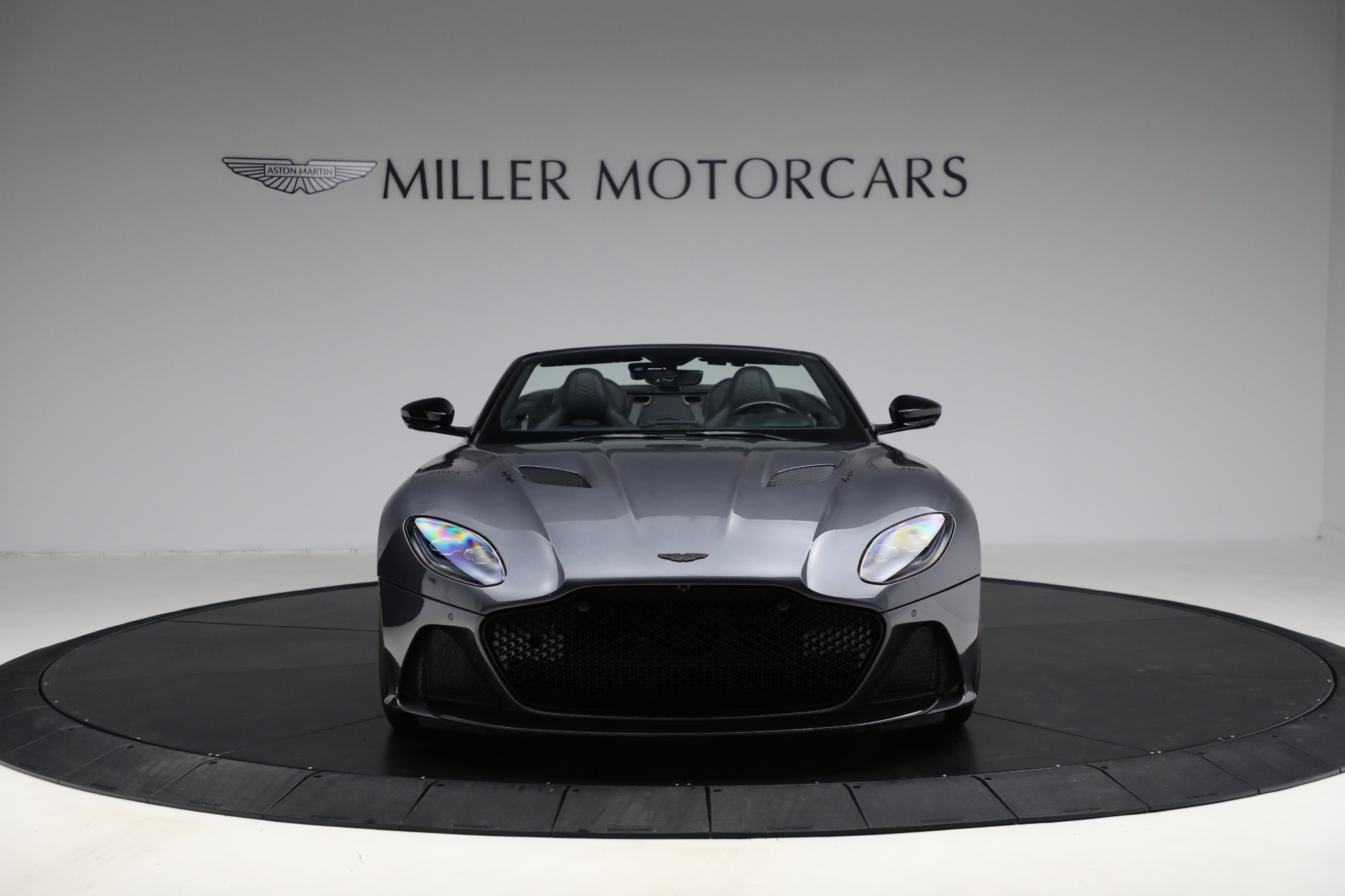 Used-2022-Aston-Martin-DBS-Superleggera