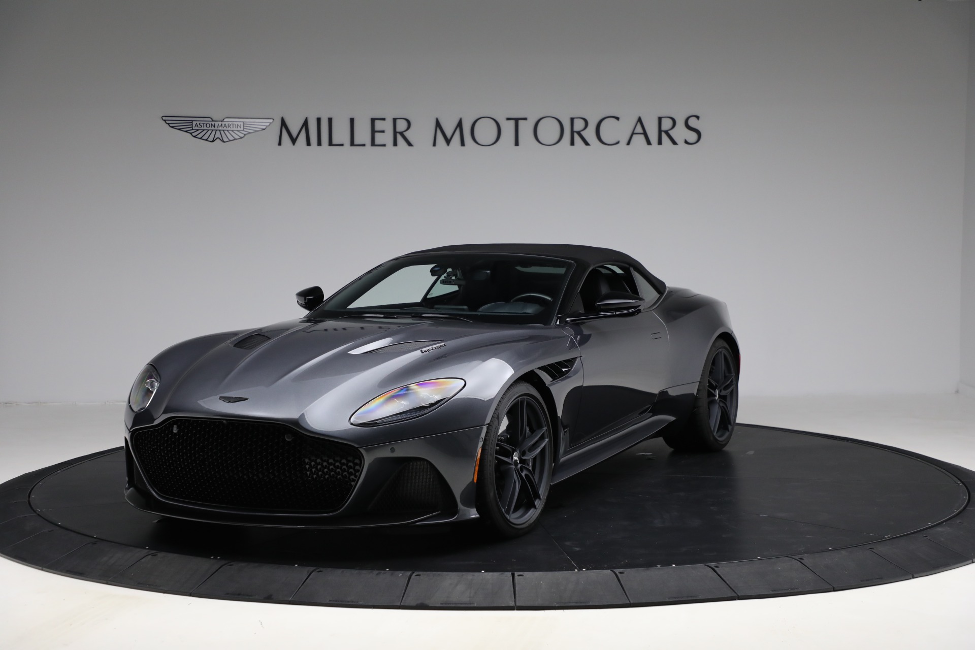 Used-2022-Aston-Martin-DBS-Superleggera