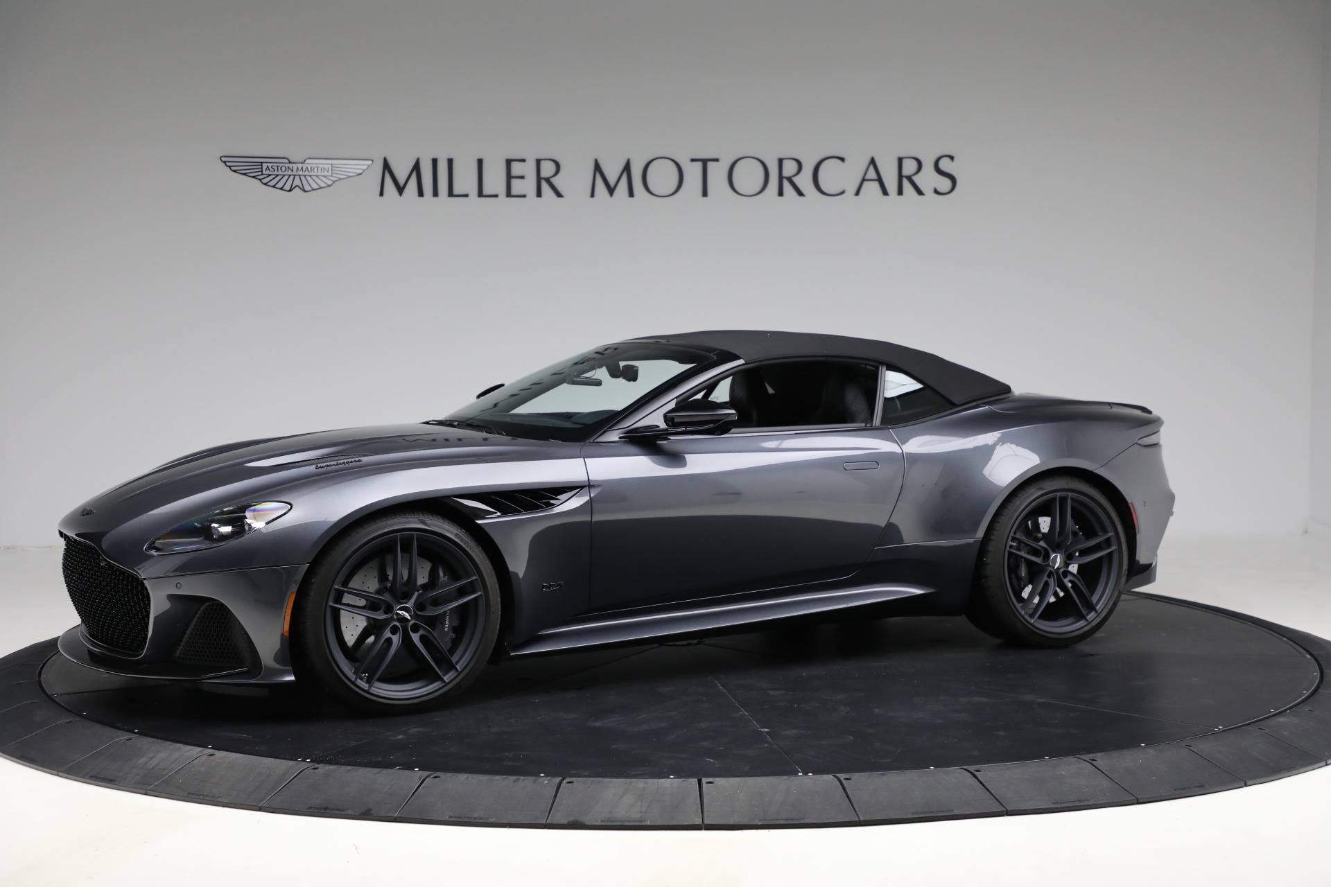 Used-2022-Aston-Martin-DBS-Superleggera