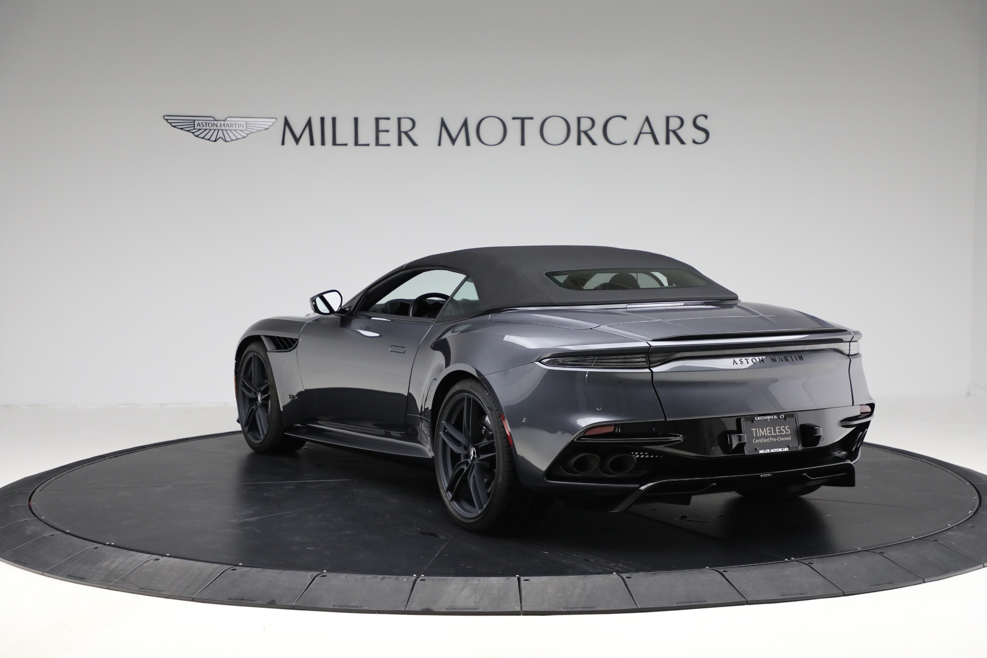 Used-2022-Aston-Martin-DBS-Superleggera