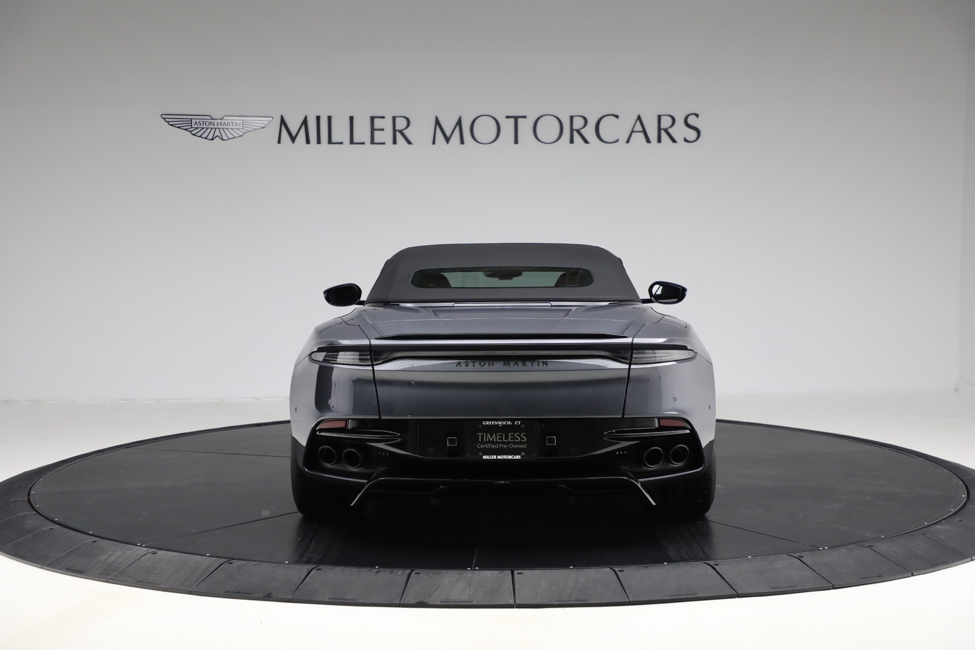 Used-2022-Aston-Martin-DBS-Superleggera