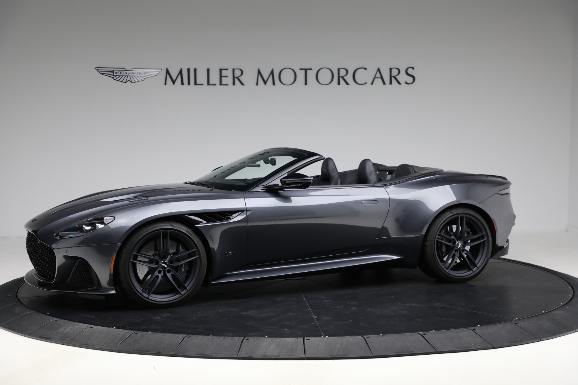 Used-2022-Aston-Martin-DBS-Superleggera