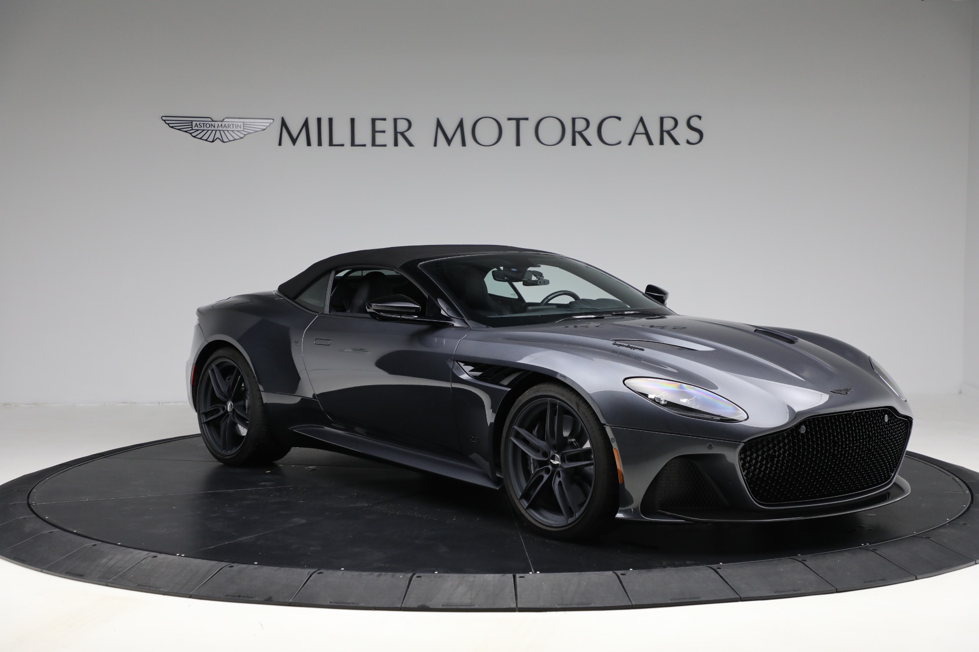 Used-2022-Aston-Martin-DBS-Superleggera