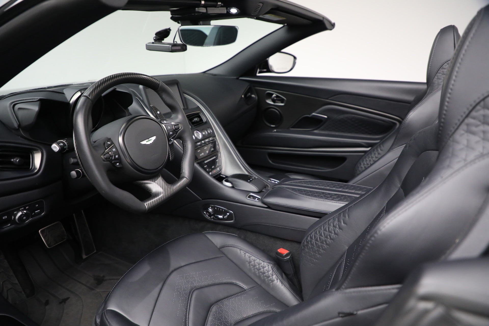 Used-2022-Aston-Martin-DBS-Superleggera