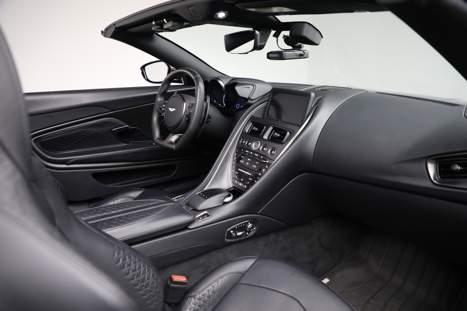 Used-2022-Aston-Martin-DBS-Superleggera