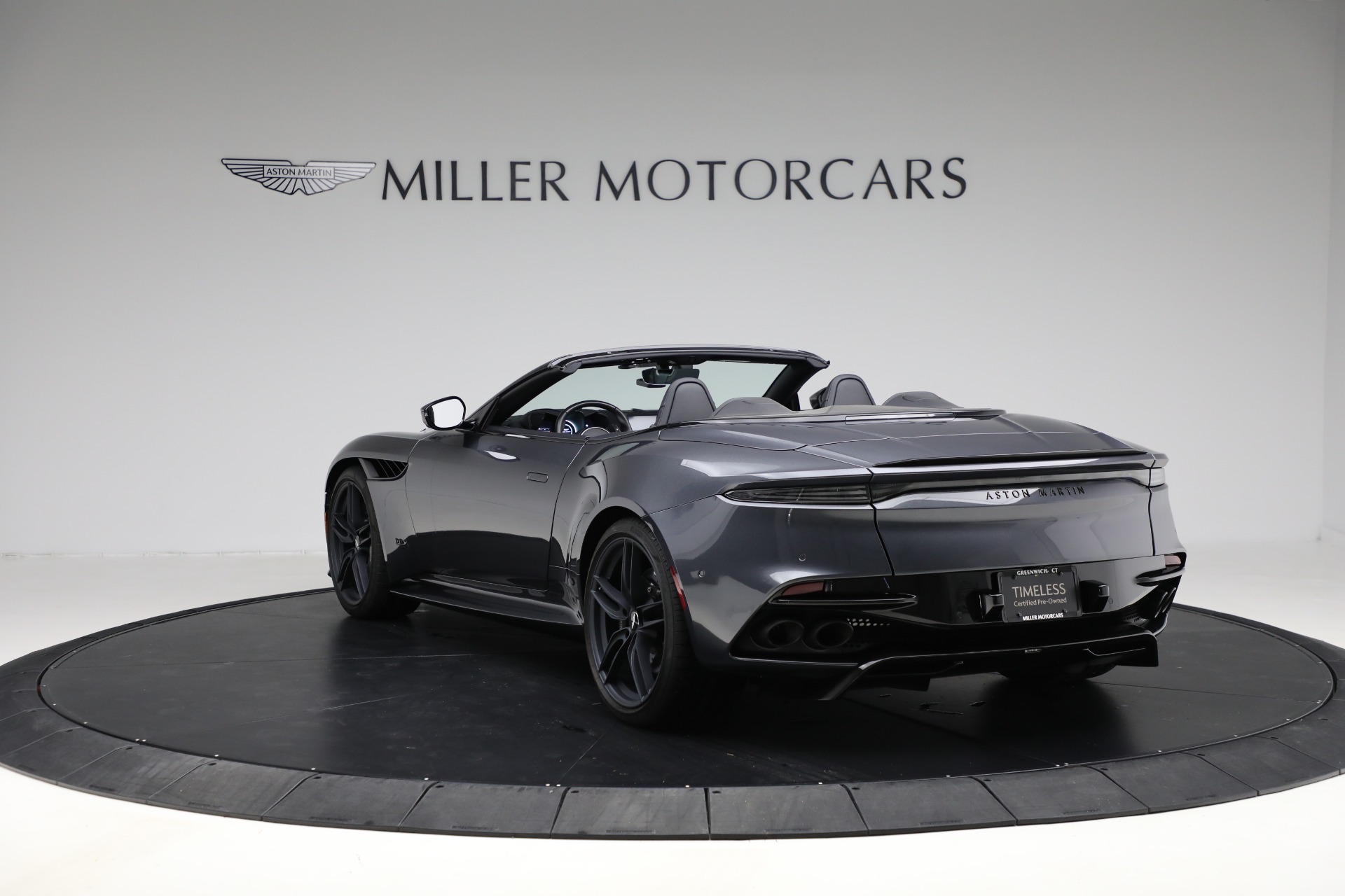Used-2022-Aston-Martin-DBS-Superleggera