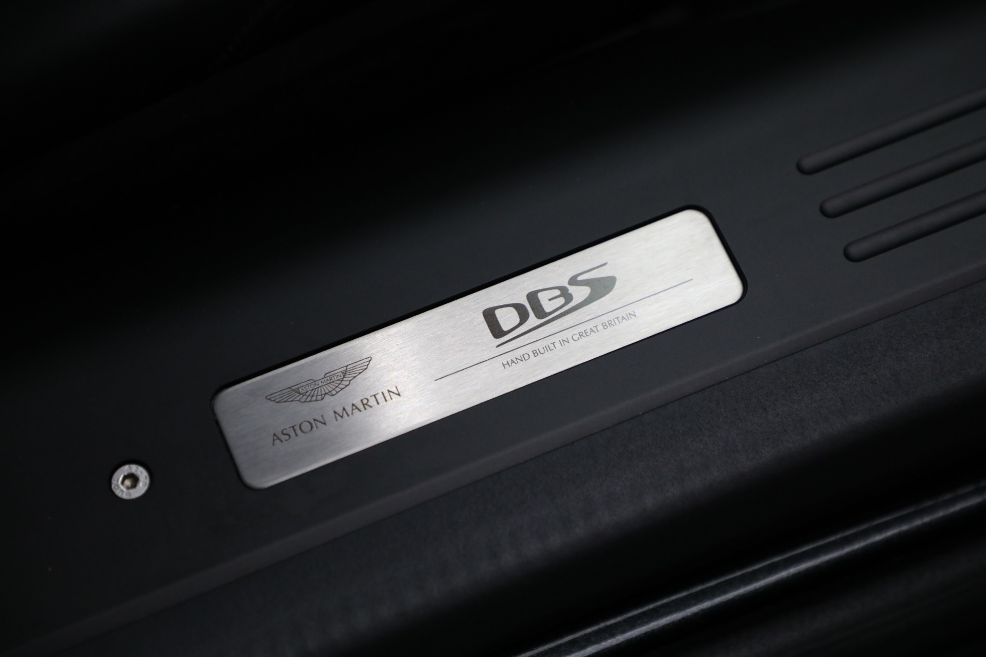 Used-2022-Aston-Martin-DBS-Superleggera