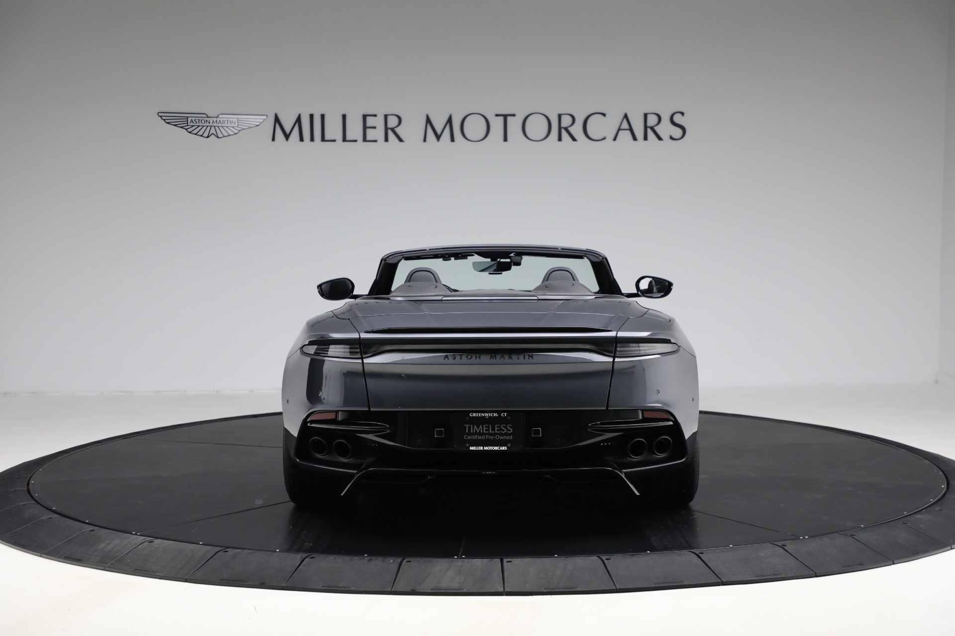Used-2022-Aston-Martin-DBS-Superleggera