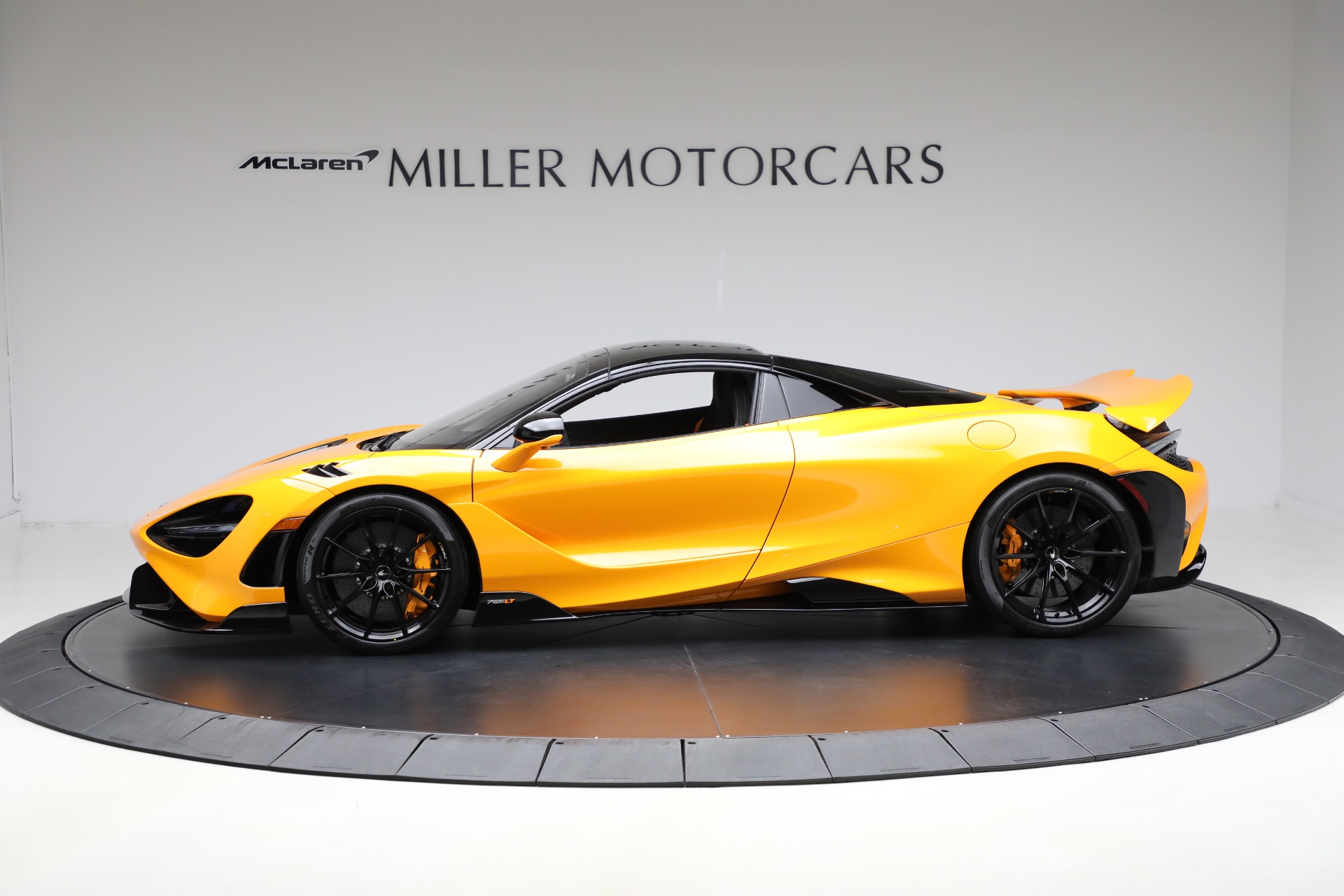 Used-2022-McLaren-765LT-Spider