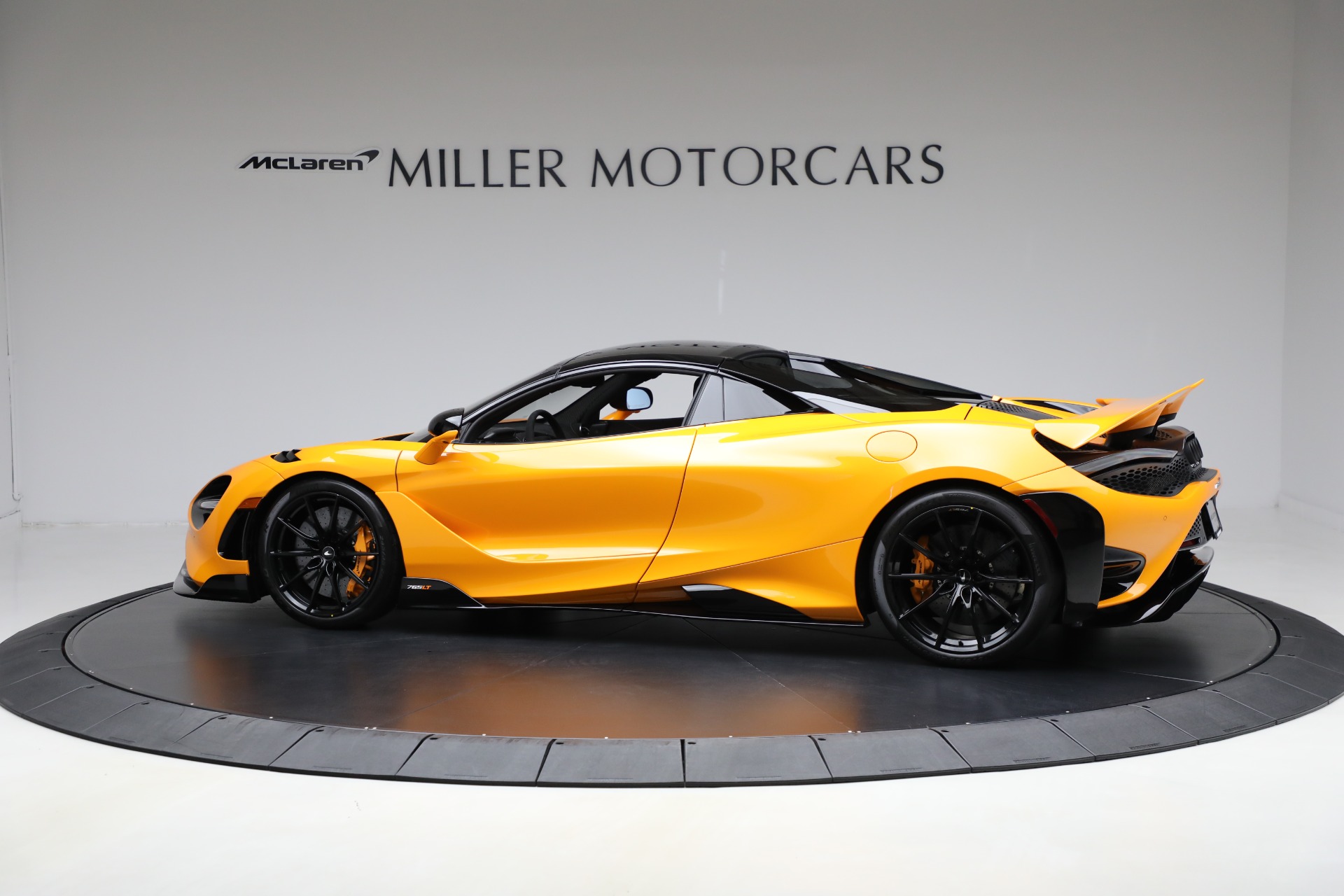 Used-2022-McLaren-765LT-Spider