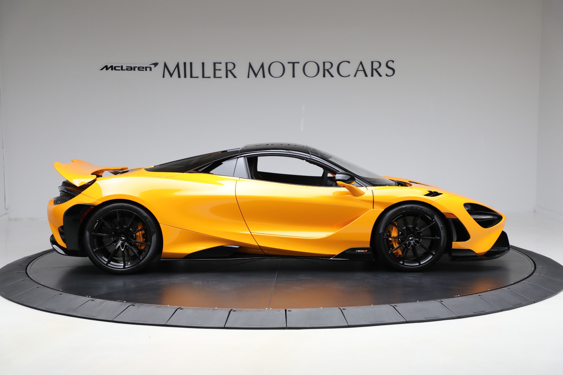 Used-2022-McLaren-765LT-Spider
