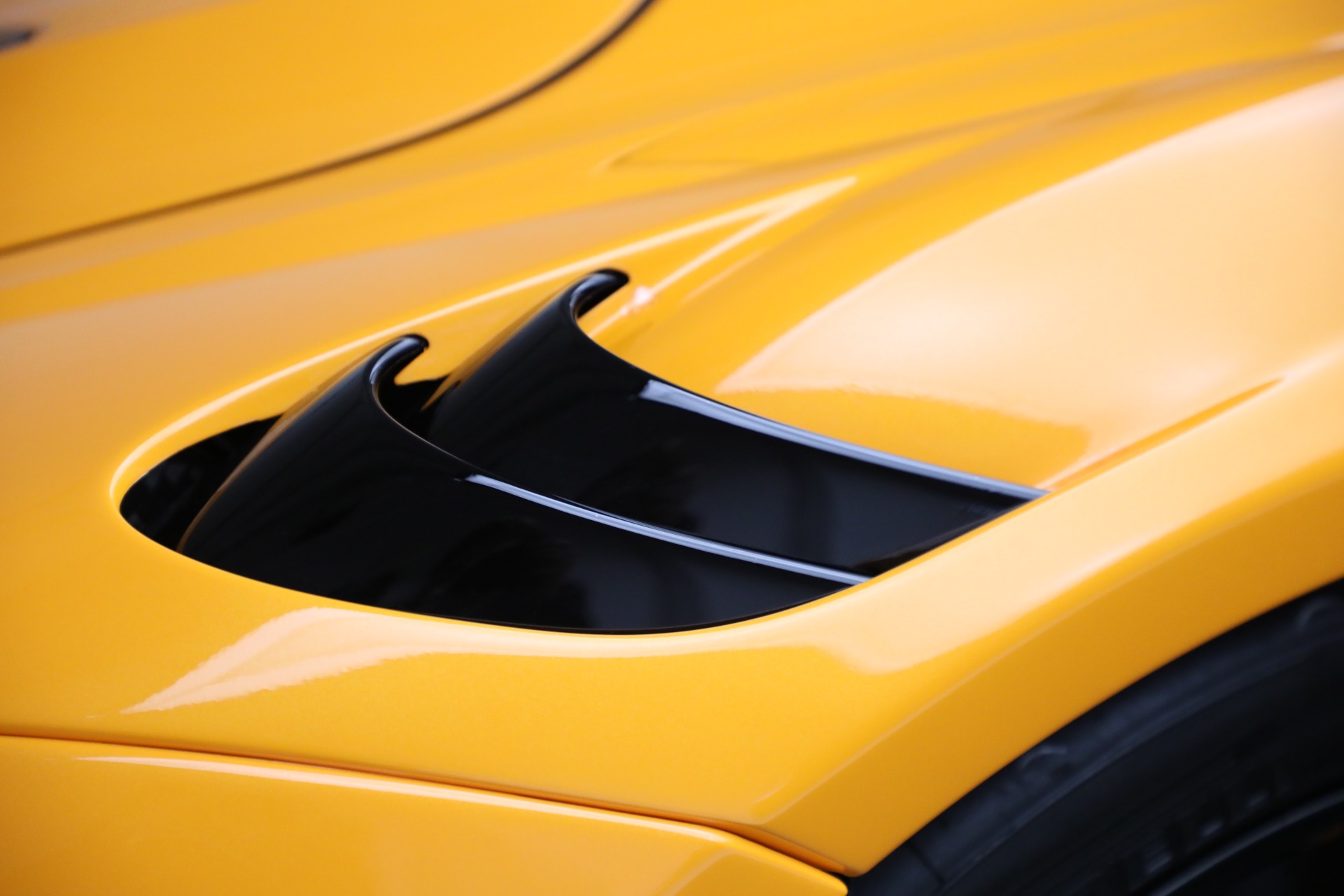 Used-2022-McLaren-765LT-Spider