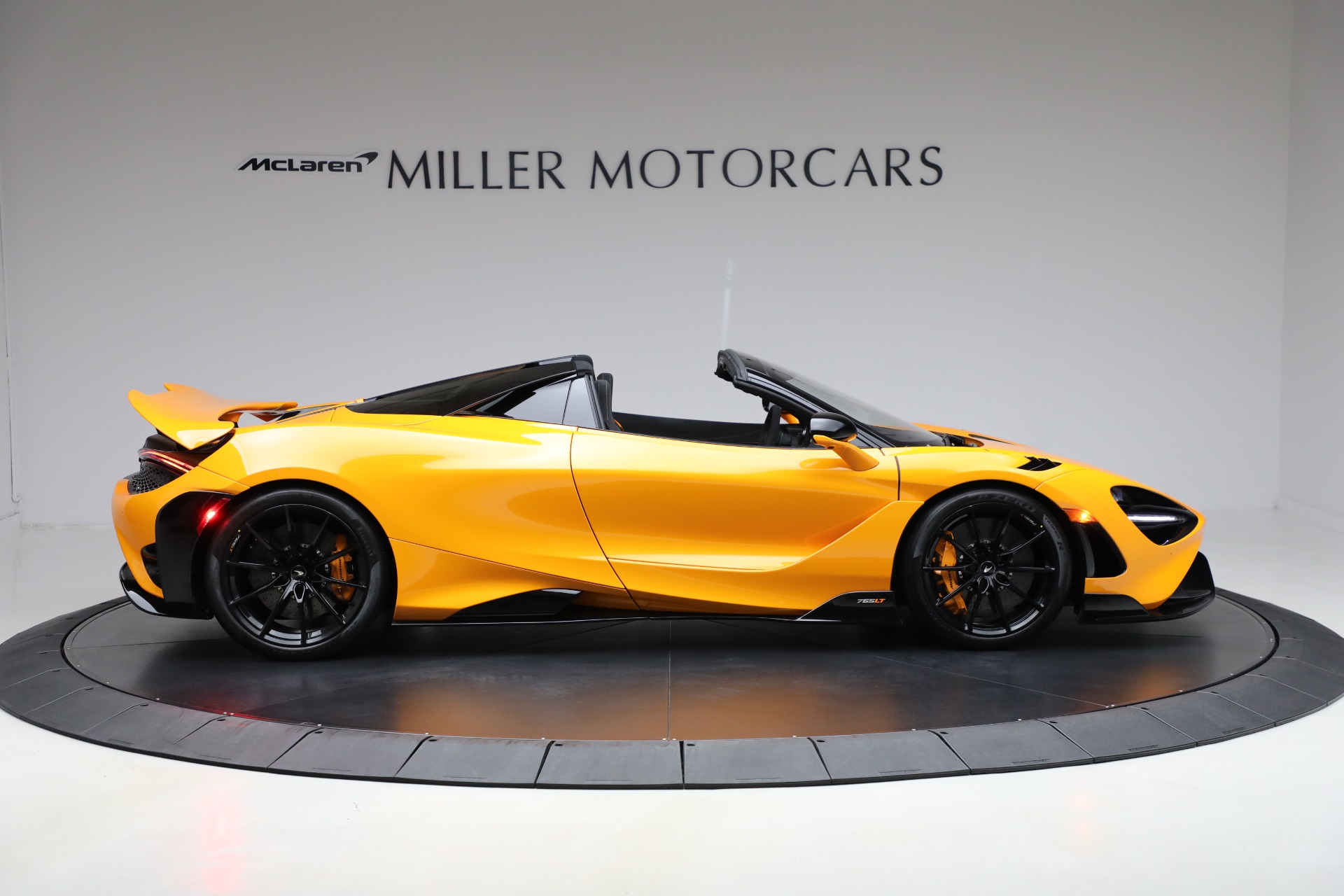 Used-2022-McLaren-765LT-Spider